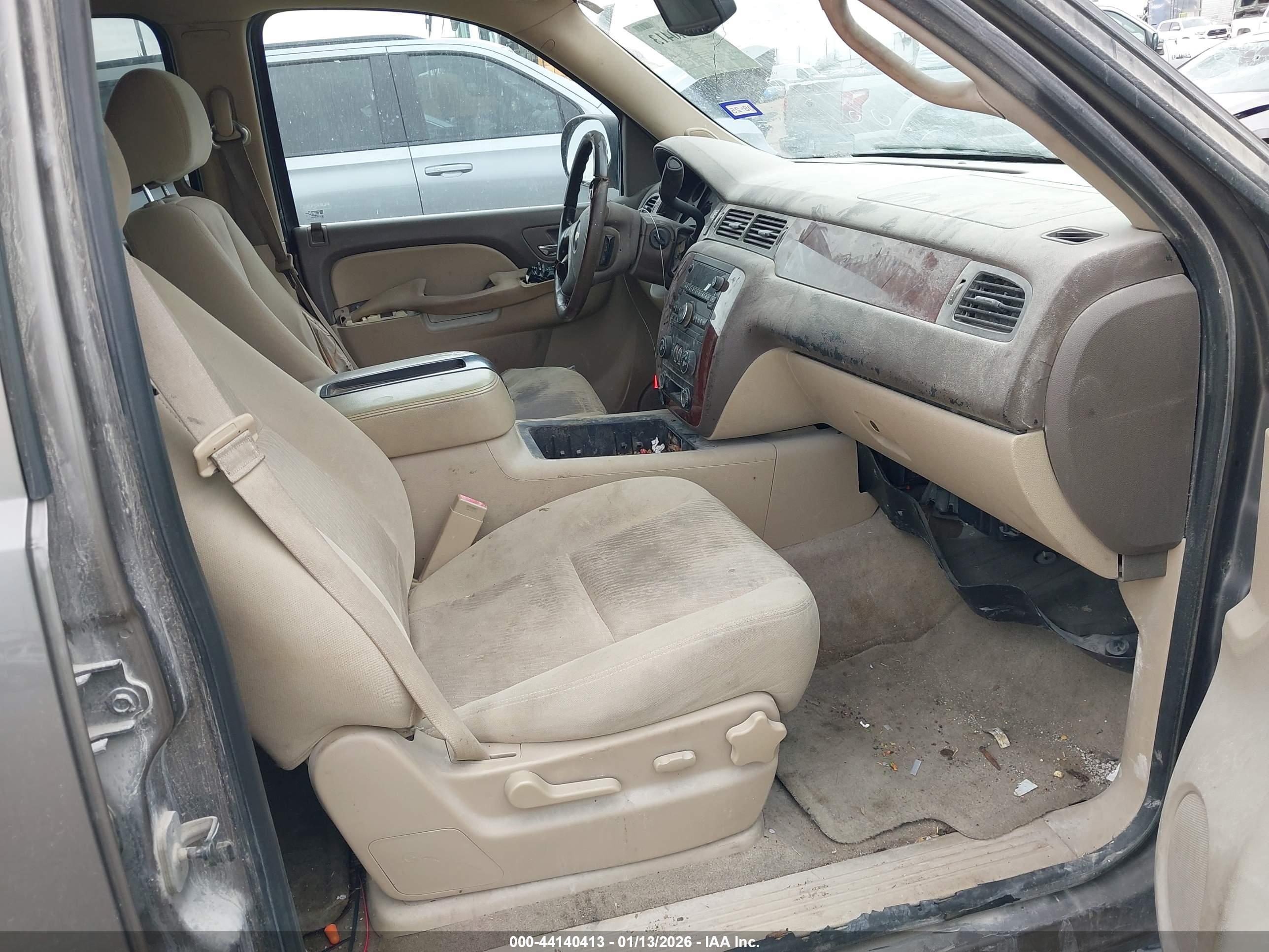 CHEVROLET TAHOE image 5