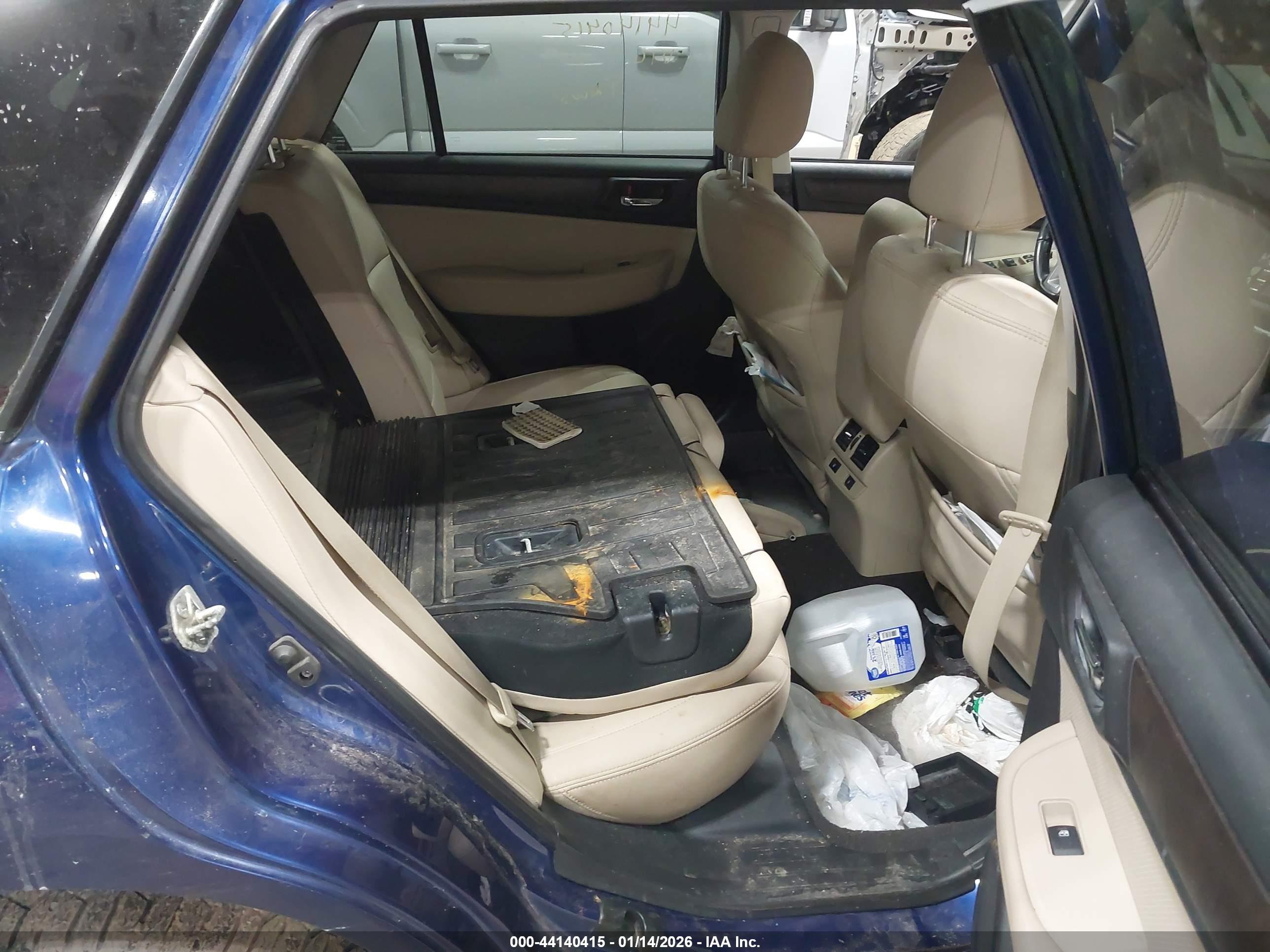 SUBARU OUTBACK image 8