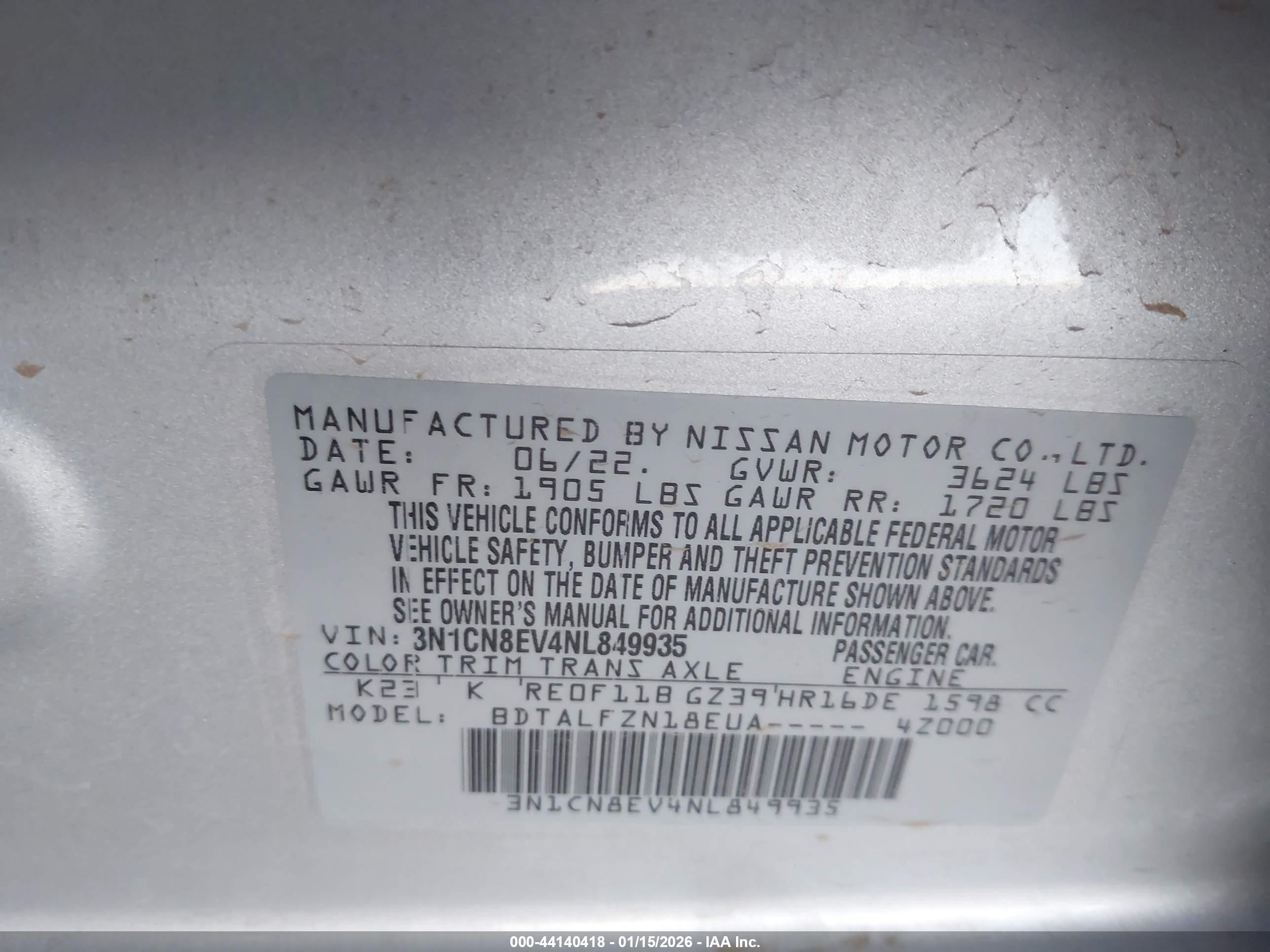 NISSAN VERSA image 9