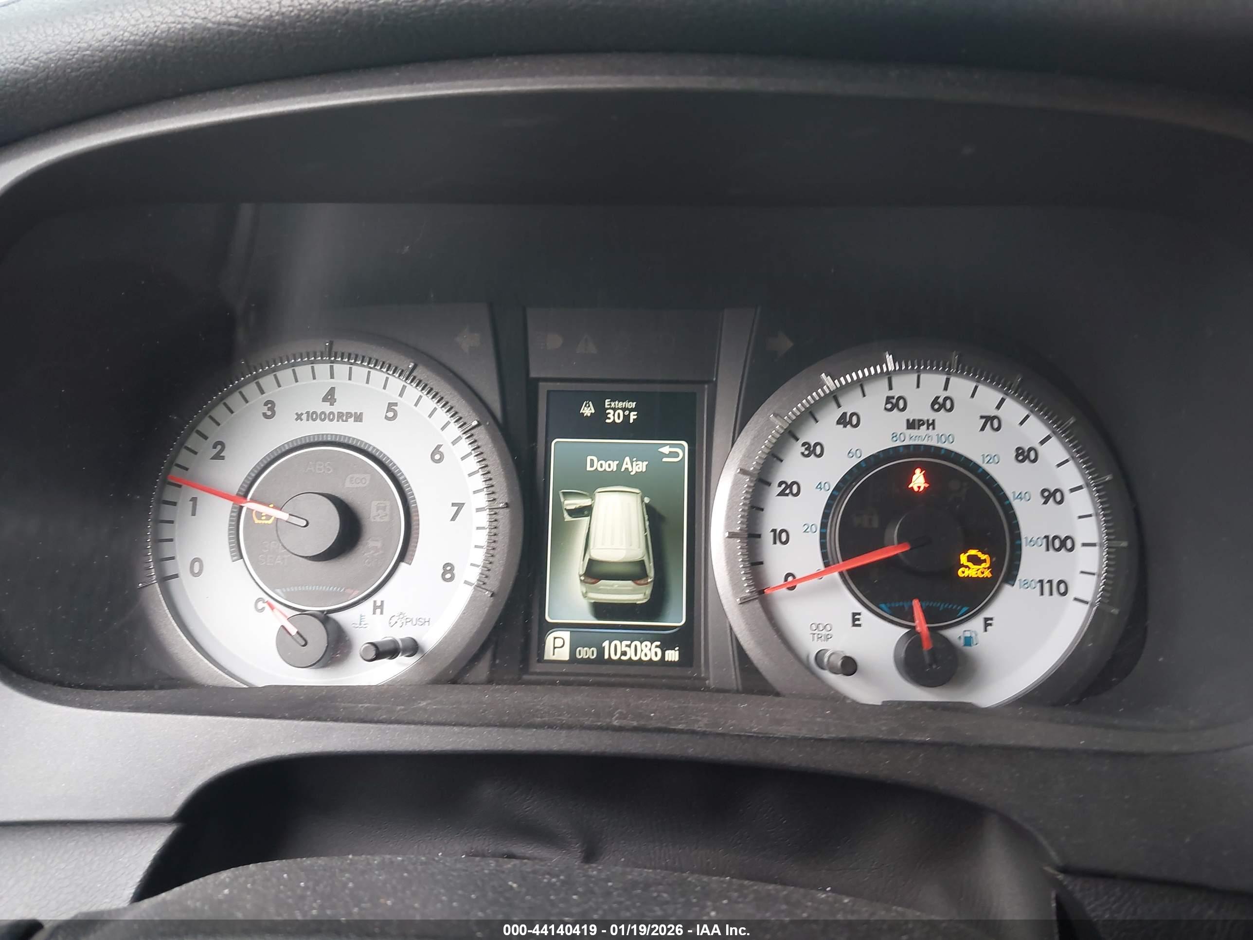 TOYOTA SIENNA image 7