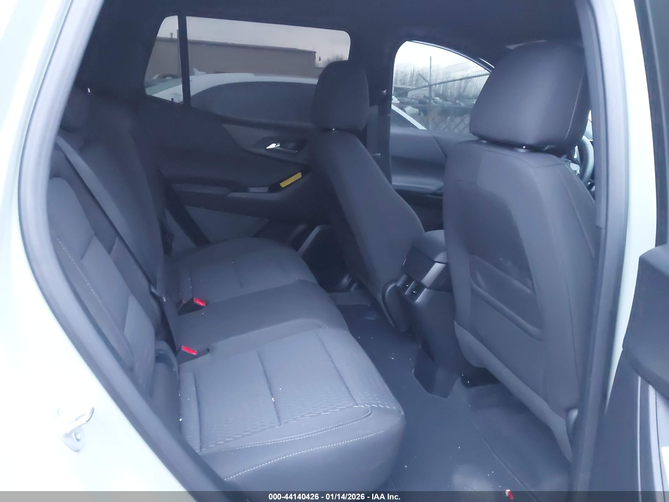CHEVROLET EQUINOX image 8