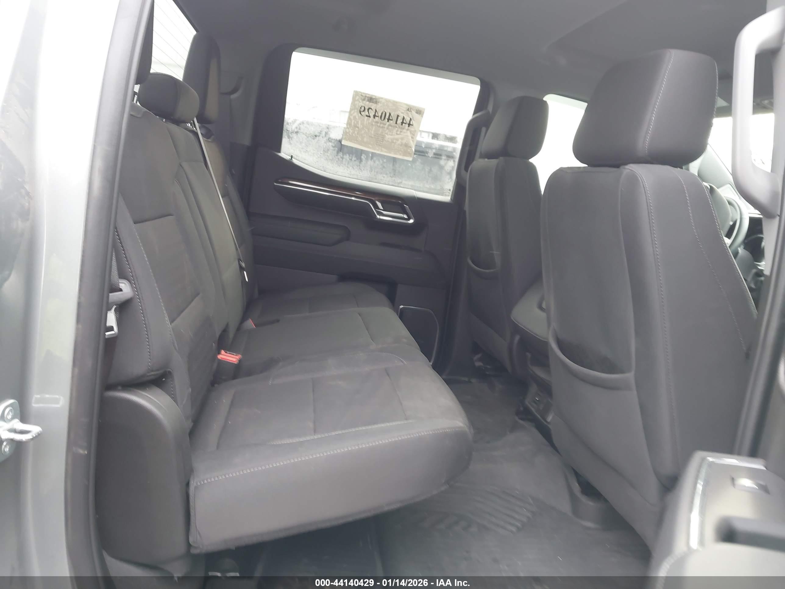 CHEVROLET SILVERADO image 8