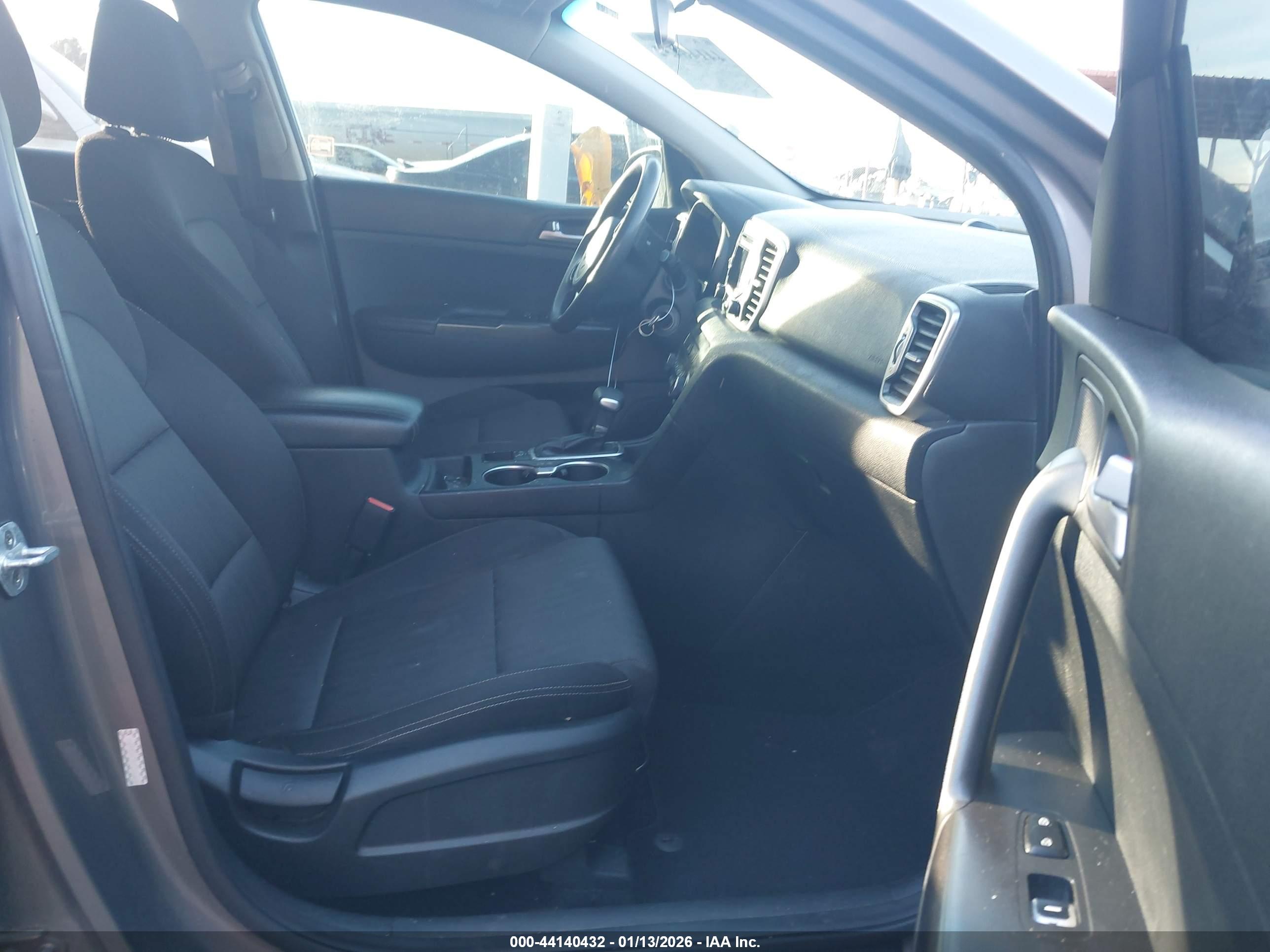 KIA SPORTAGE image 5
