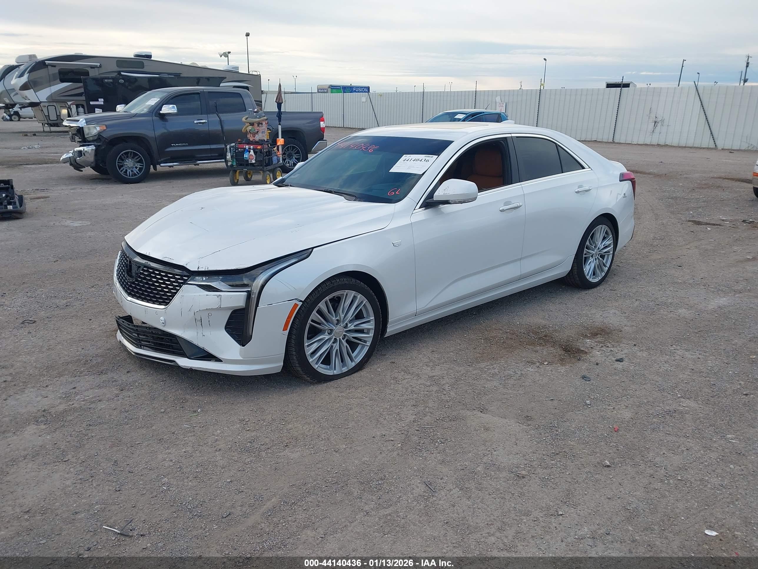 CADILLAC CT4 image 2