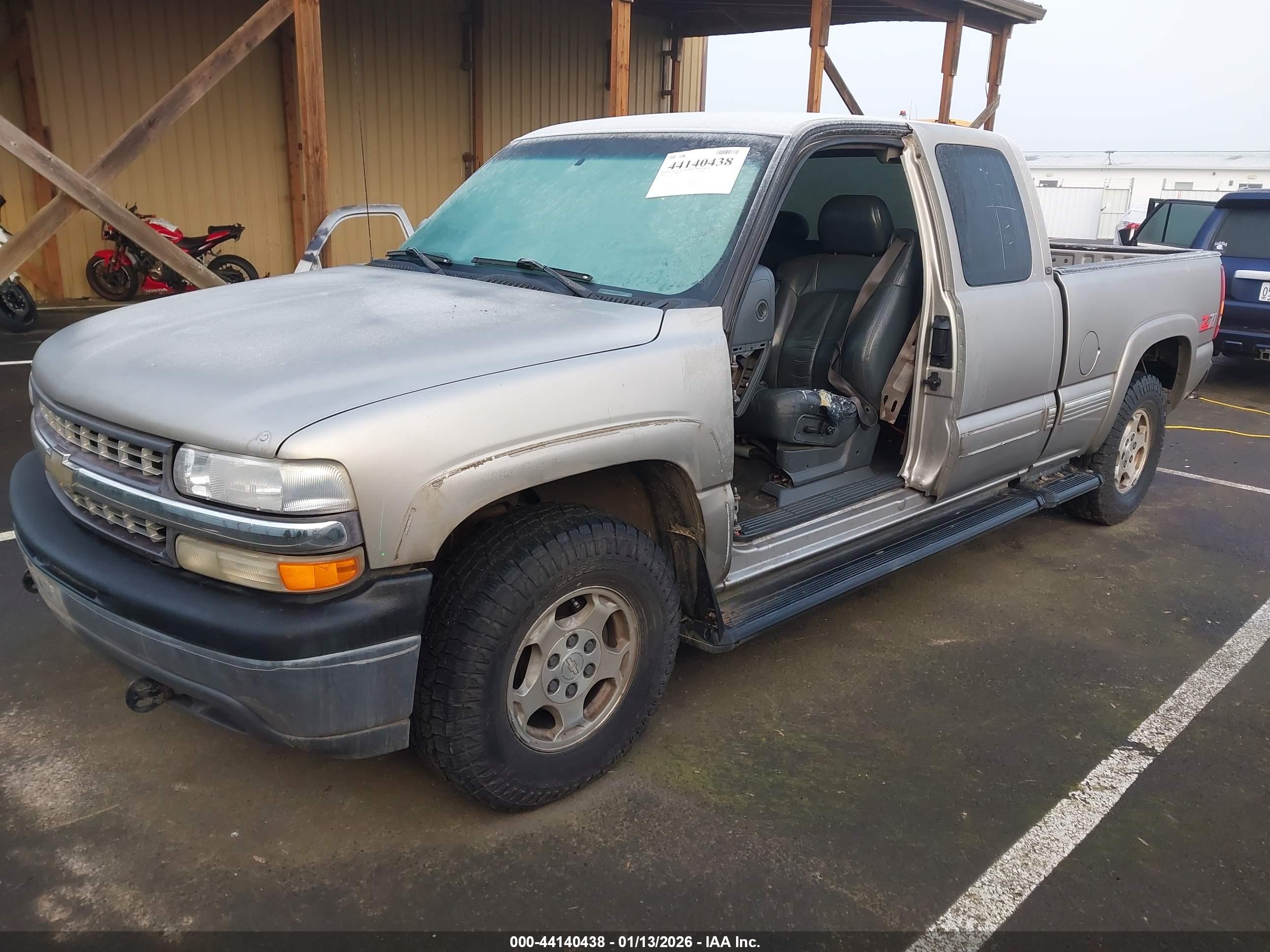 CHEVROLET SILVERADO image 2