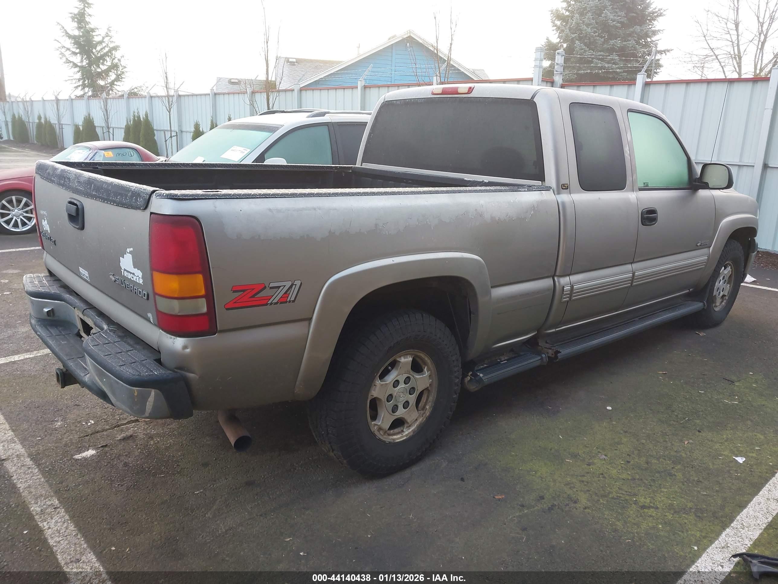 CHEVROLET SILVERADO image 4
