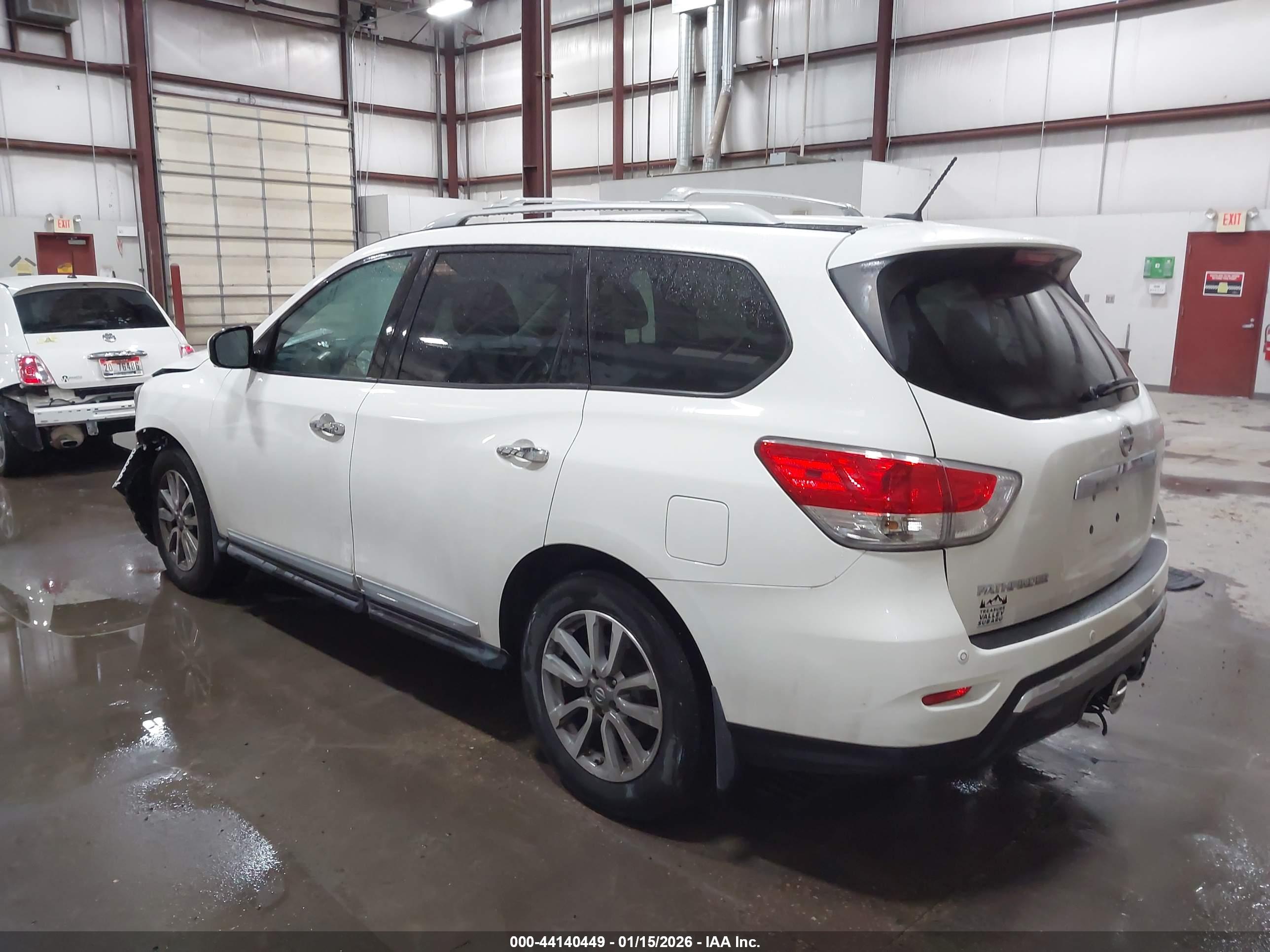 NISSAN PATHFINDER image 3