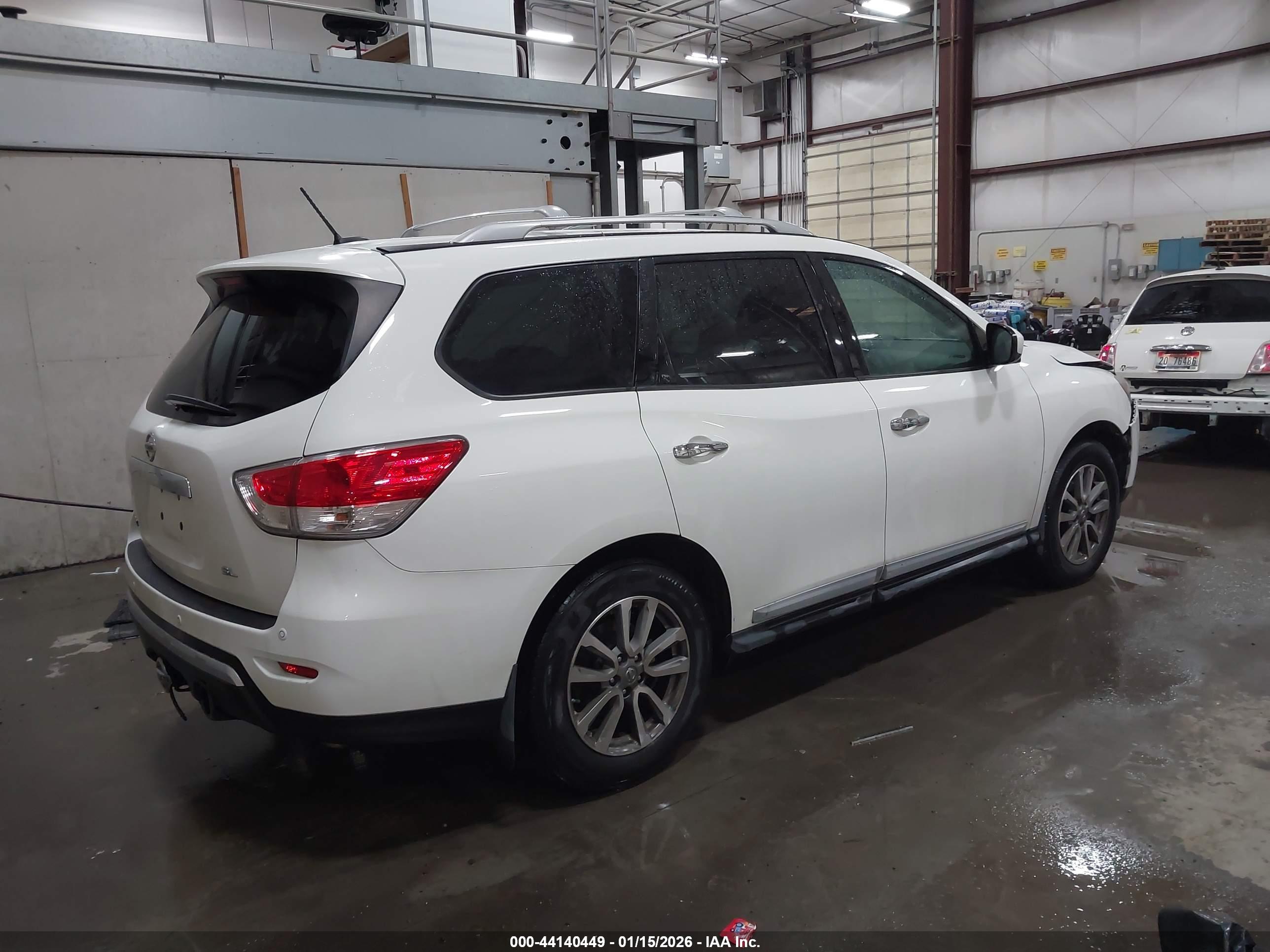 NISSAN PATHFINDER image 4