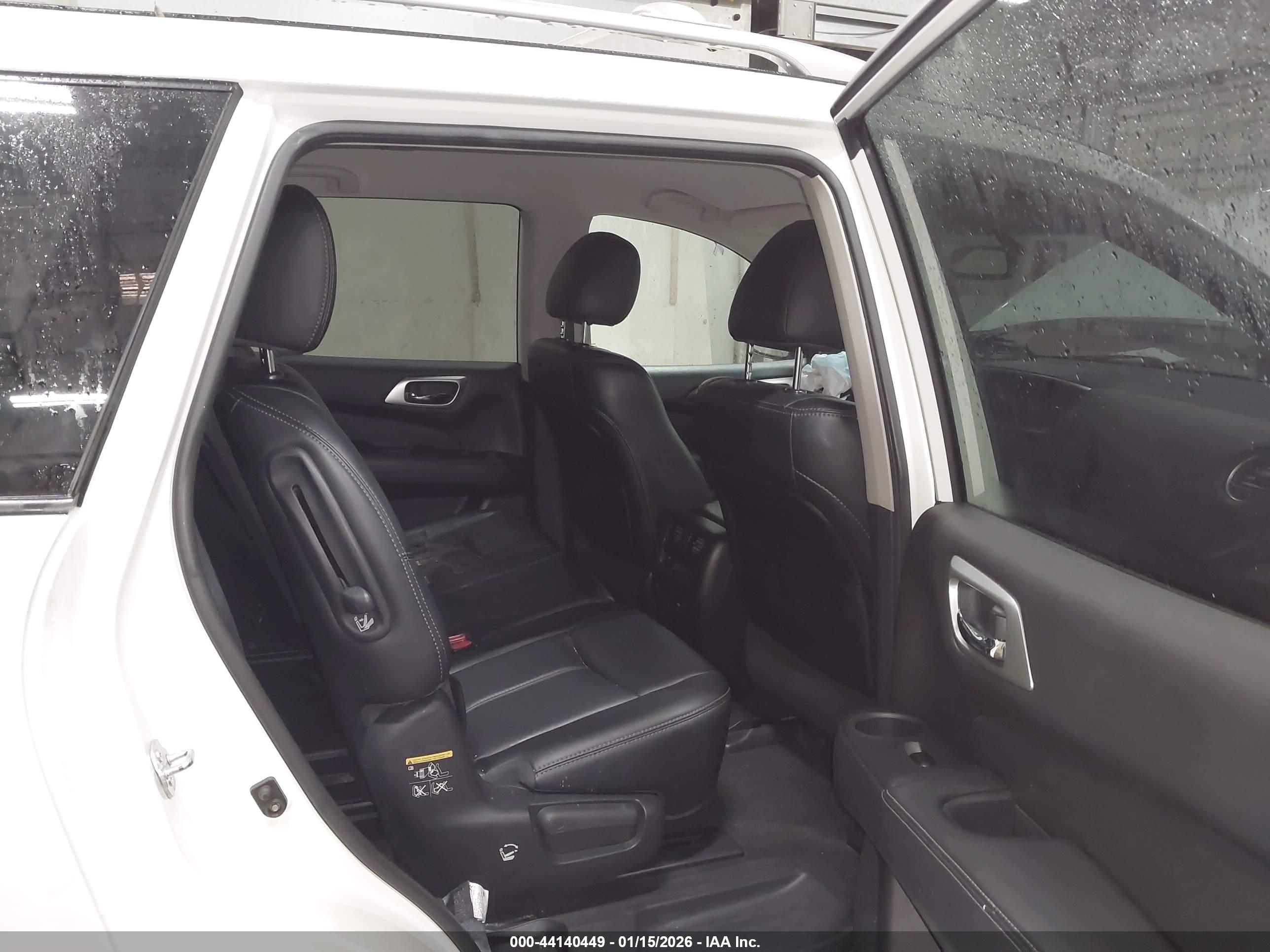 NISSAN PATHFINDER image 8