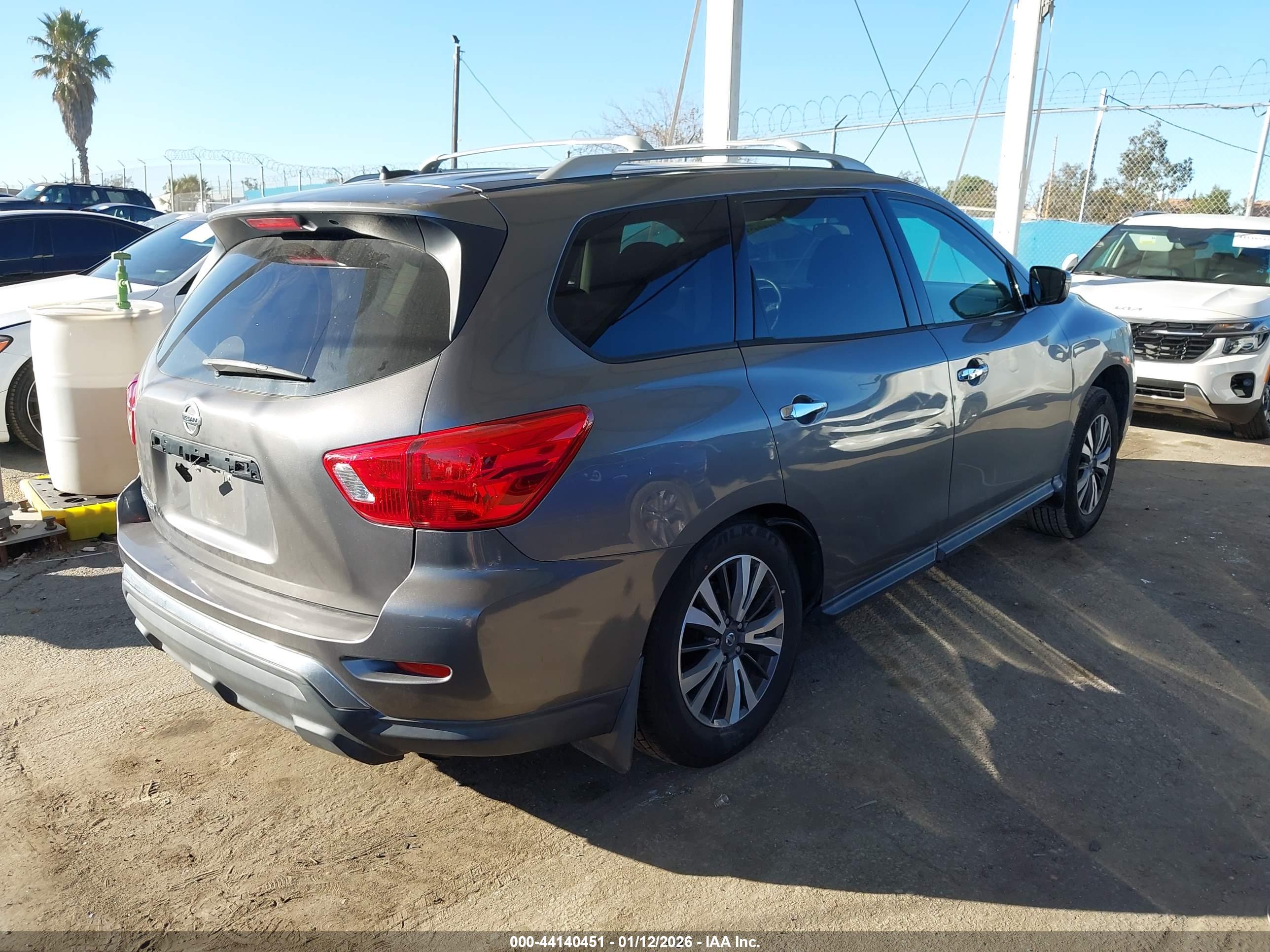 NISSAN PATHFINDER image 4