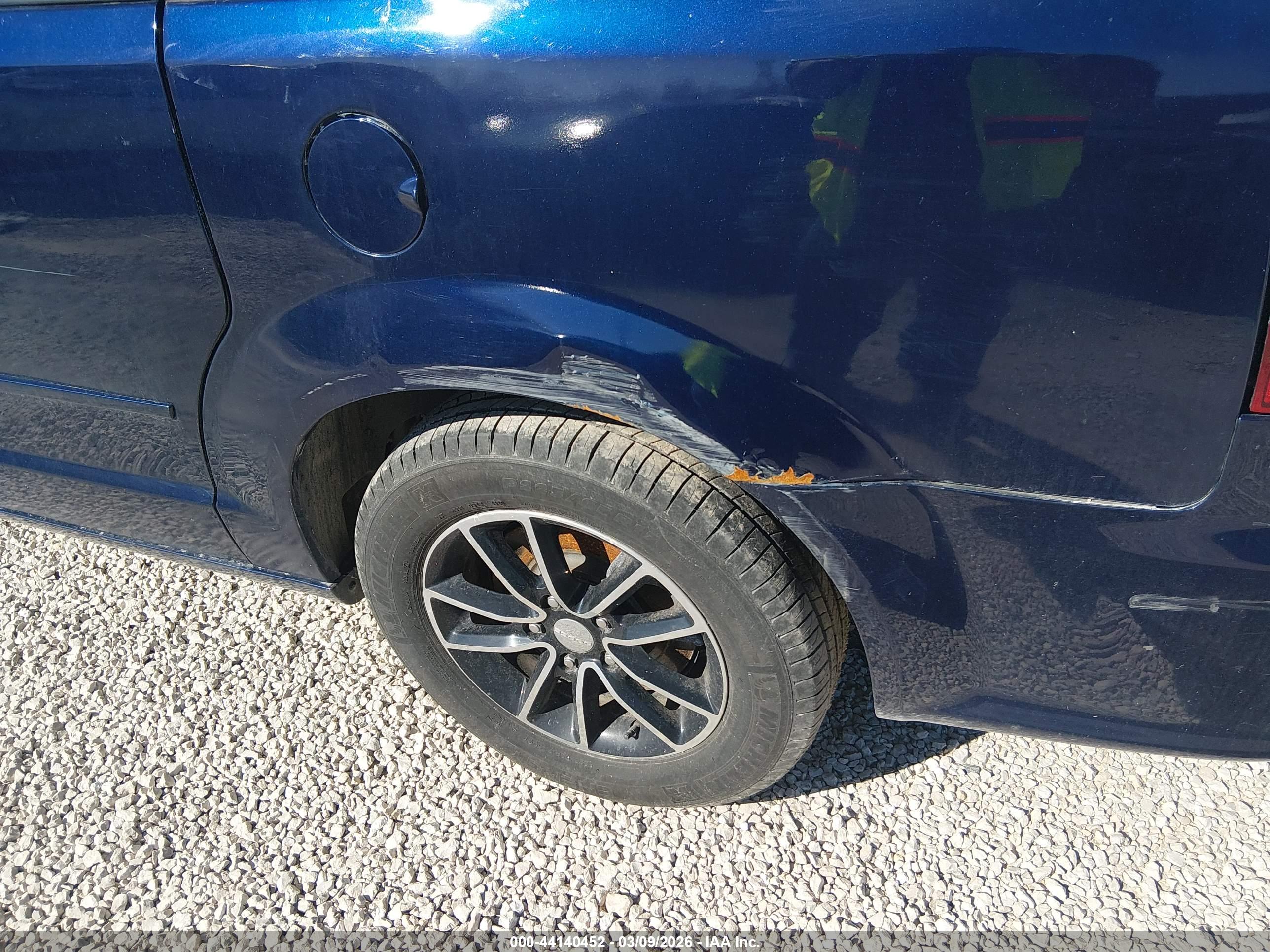 DODGE GRAND image 6
