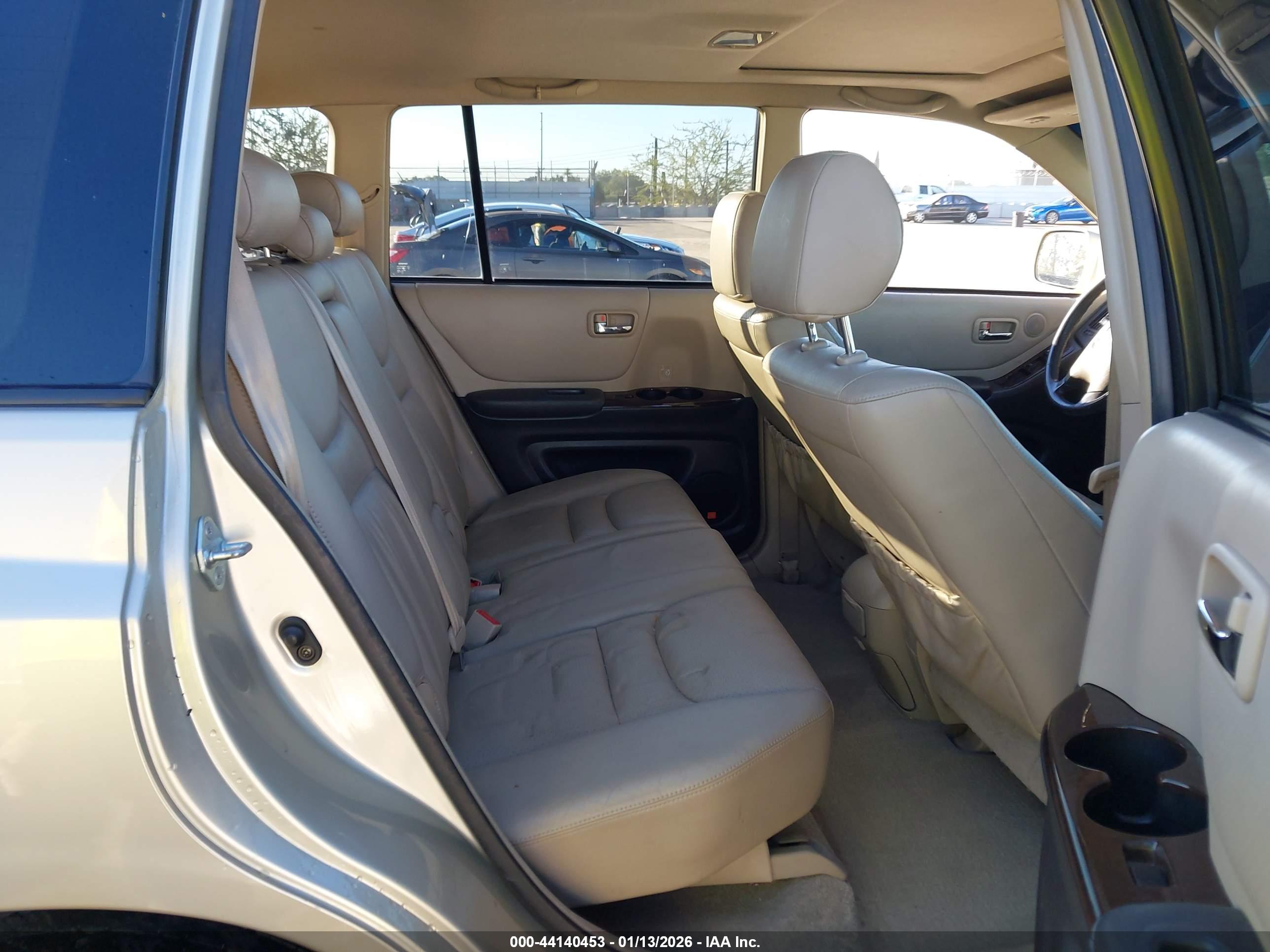 TOYOTA HIGHLANDER image 8