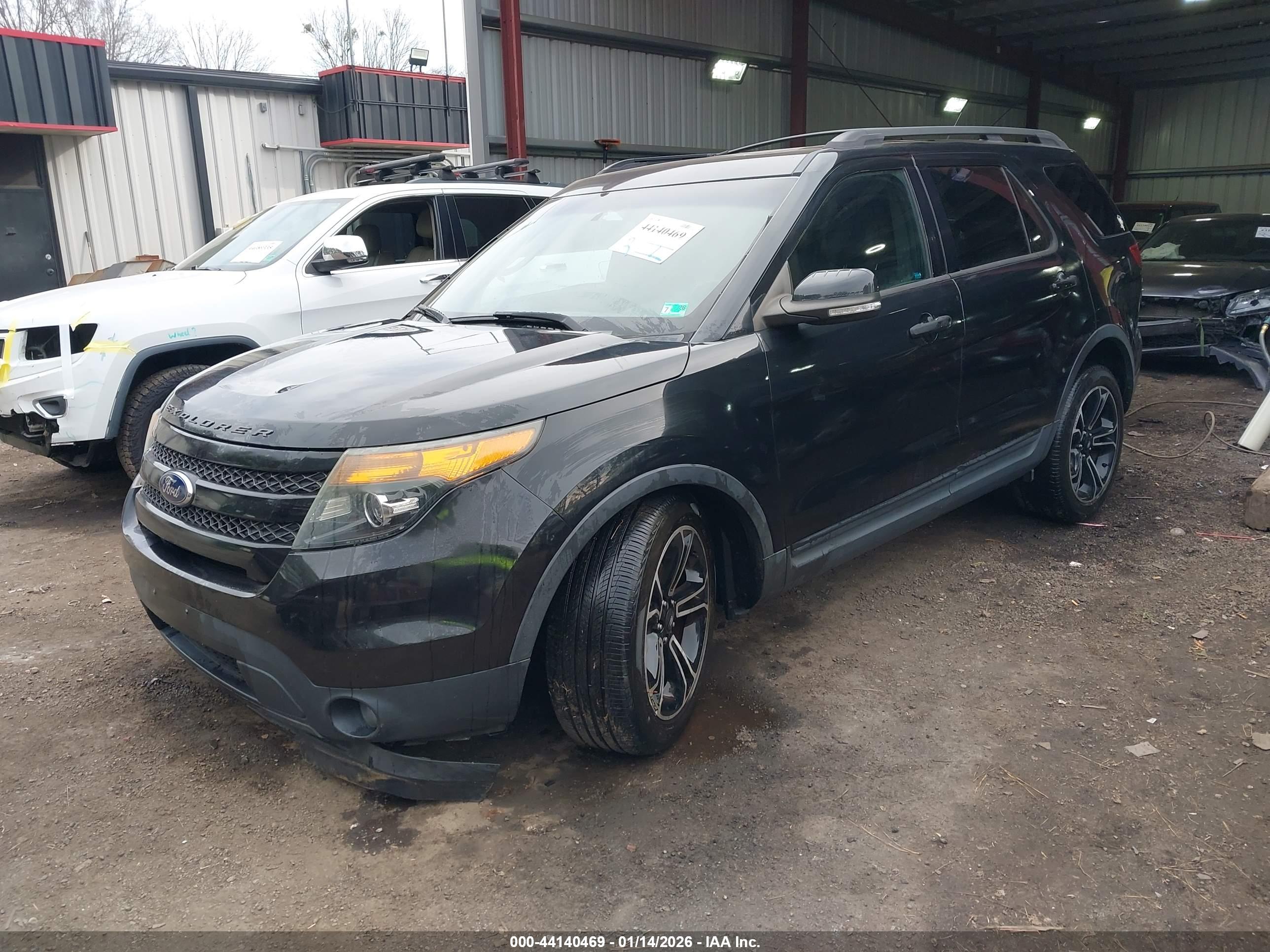 FORD EXPLORER image 2