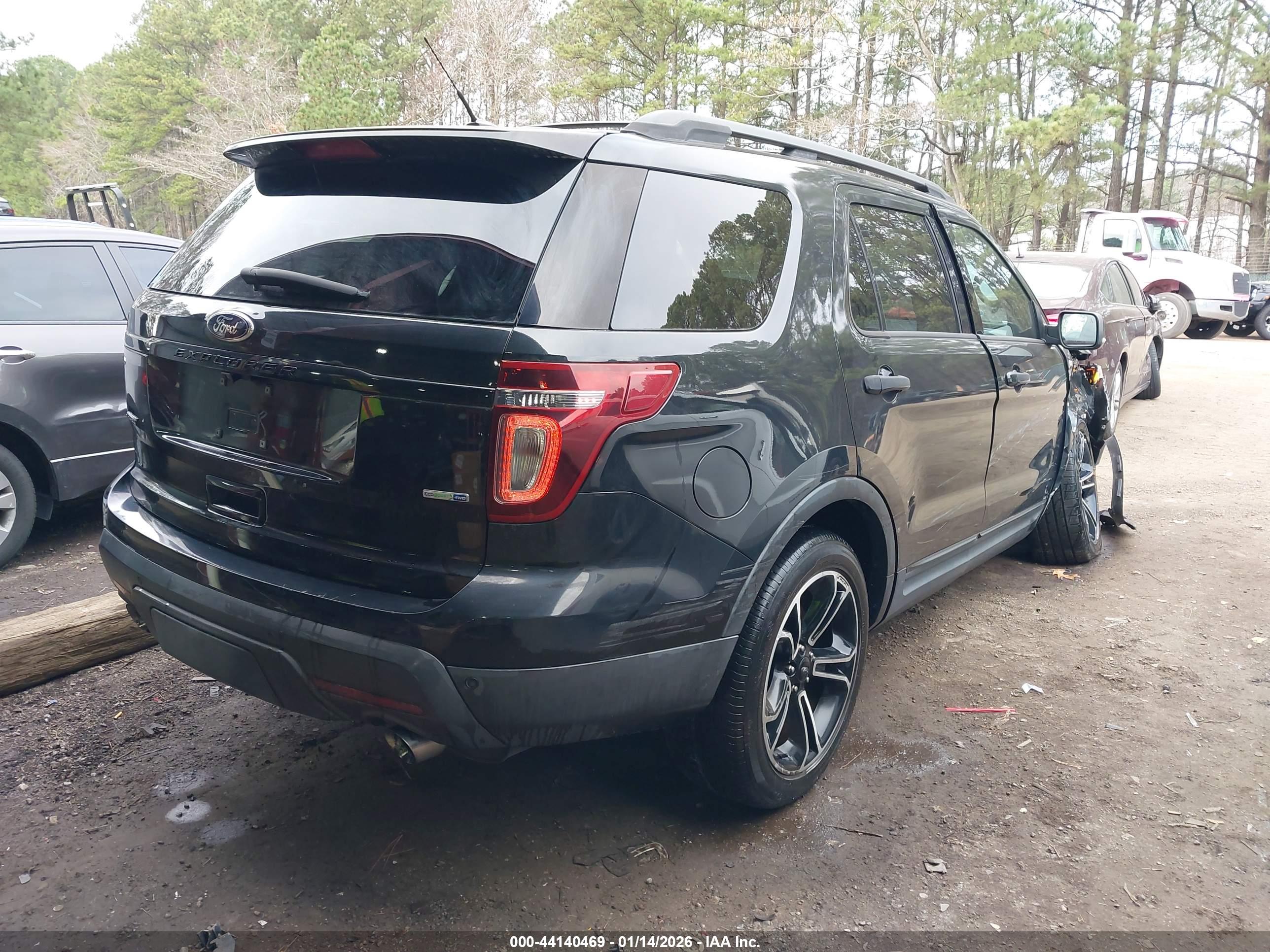 FORD EXPLORER image 4