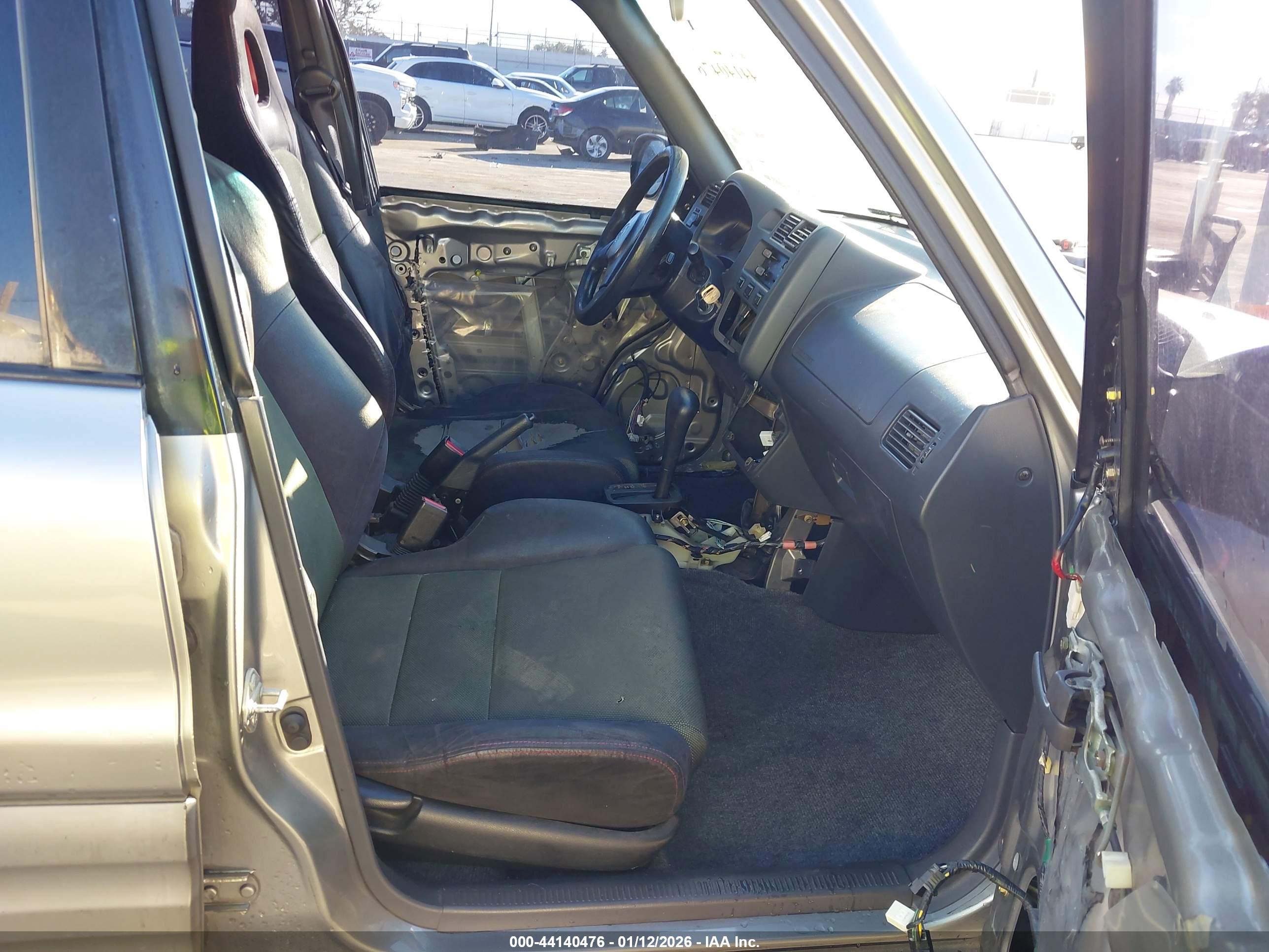 TOYOTA RAV4 image 5