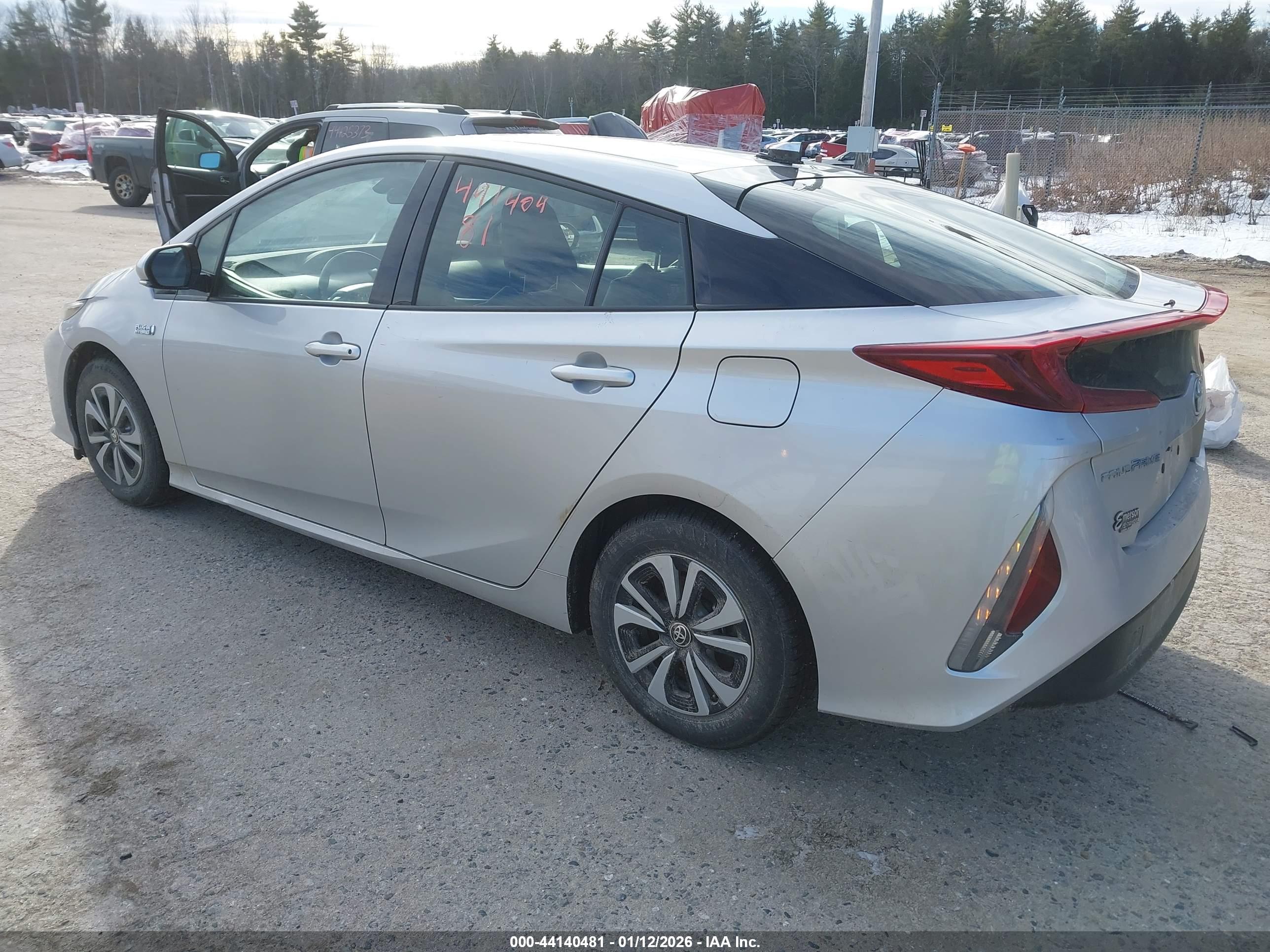 TOYOTA PRIUS image 3