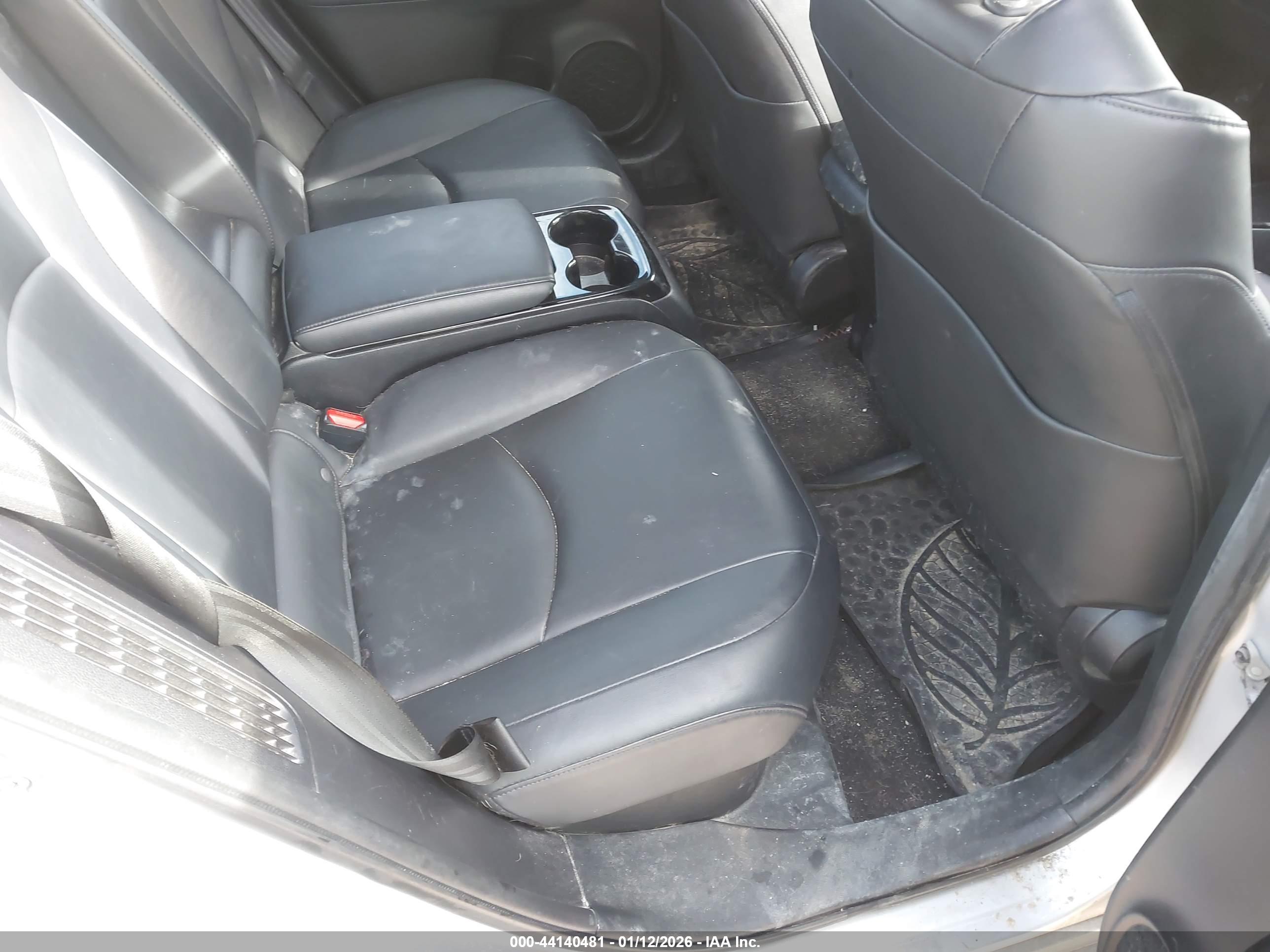 TOYOTA PRIUS image 8