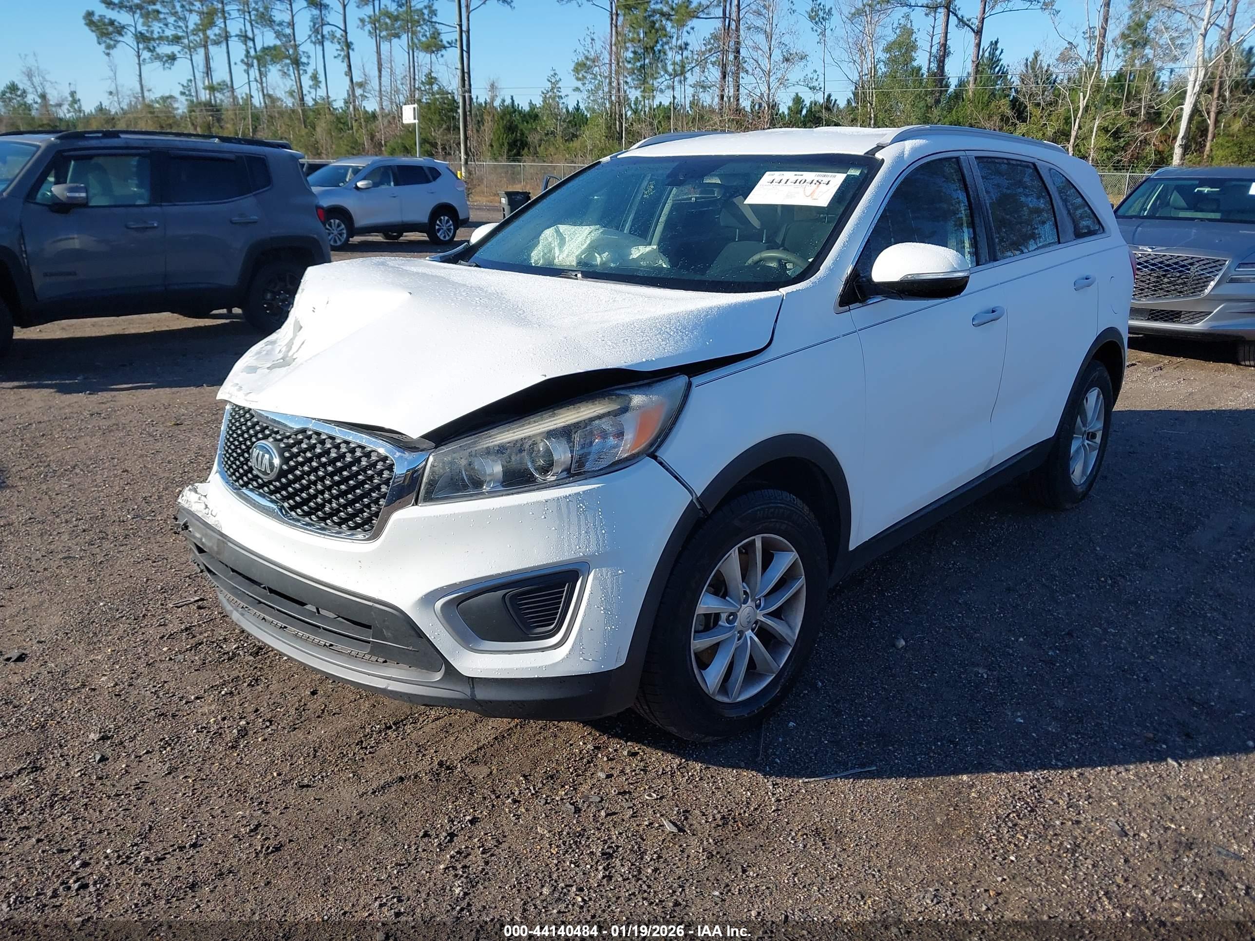 KIA SORENTO image 2