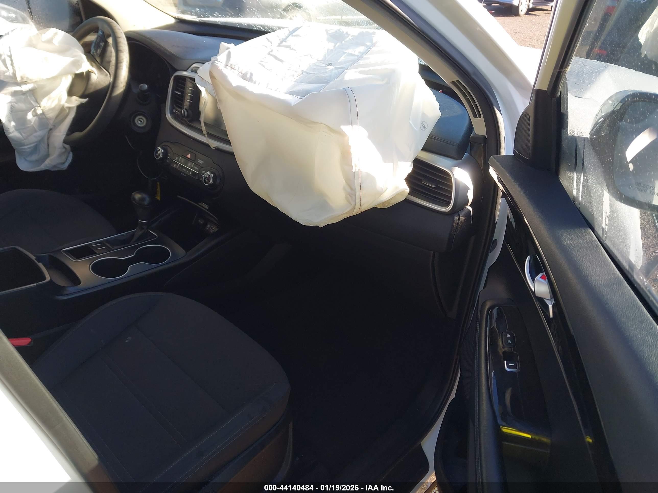 KIA SORENTO image 5