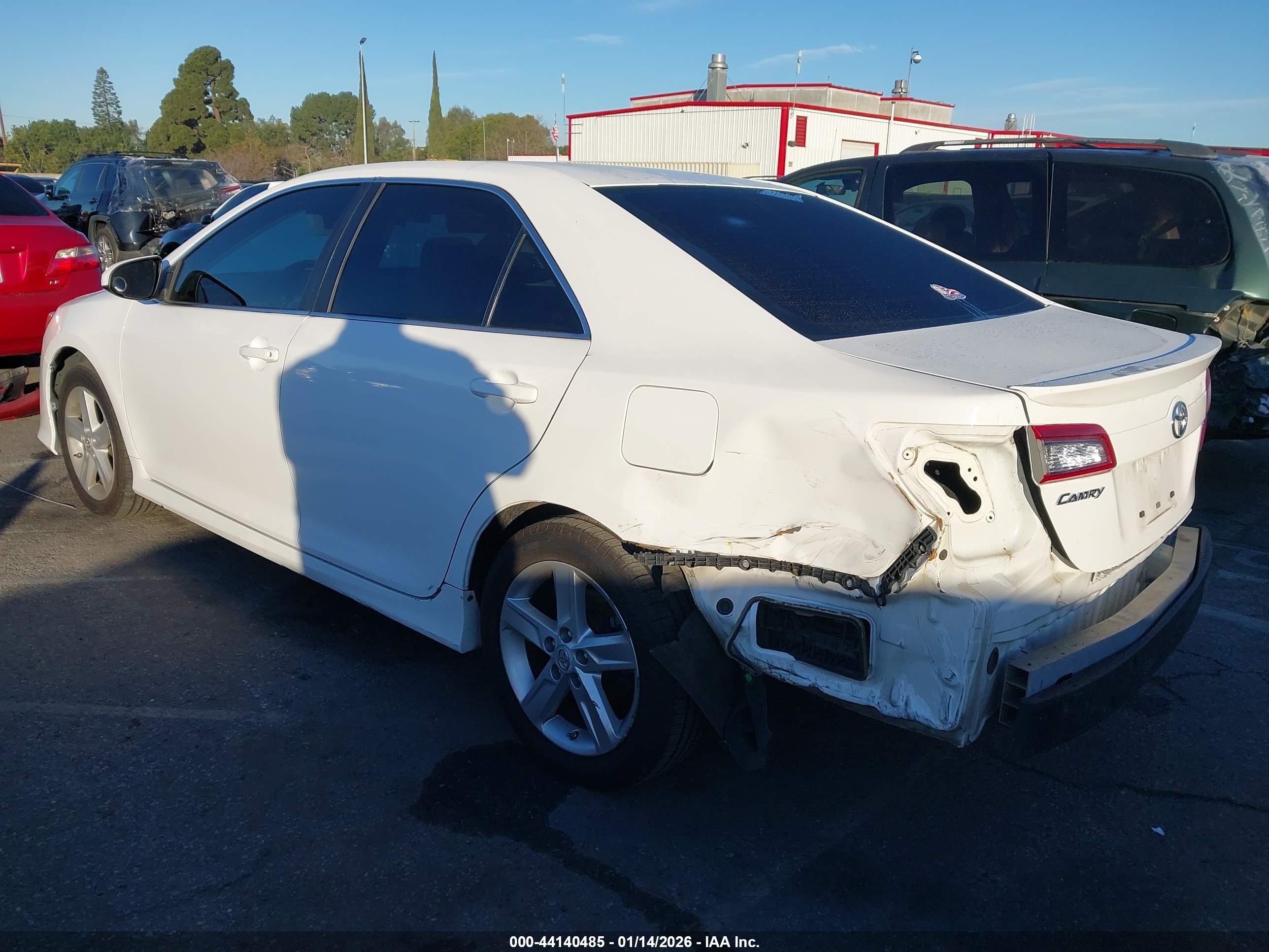 TOYOTA CAMRY image 3