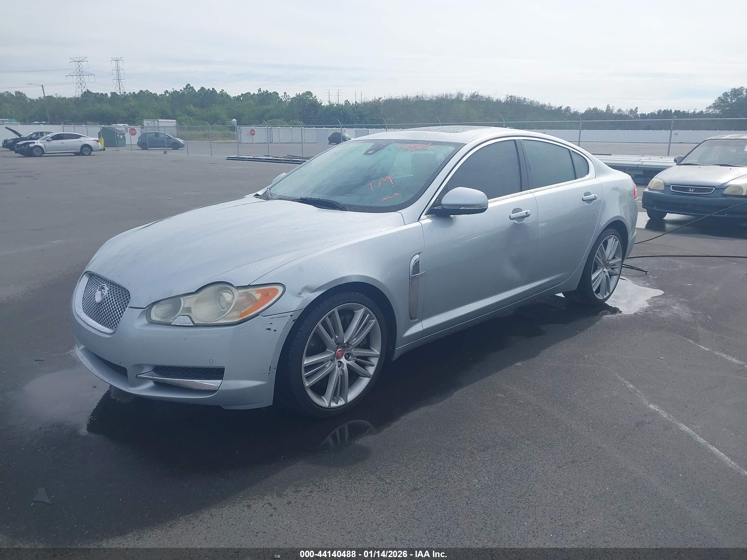 JAGUAR XF image 2