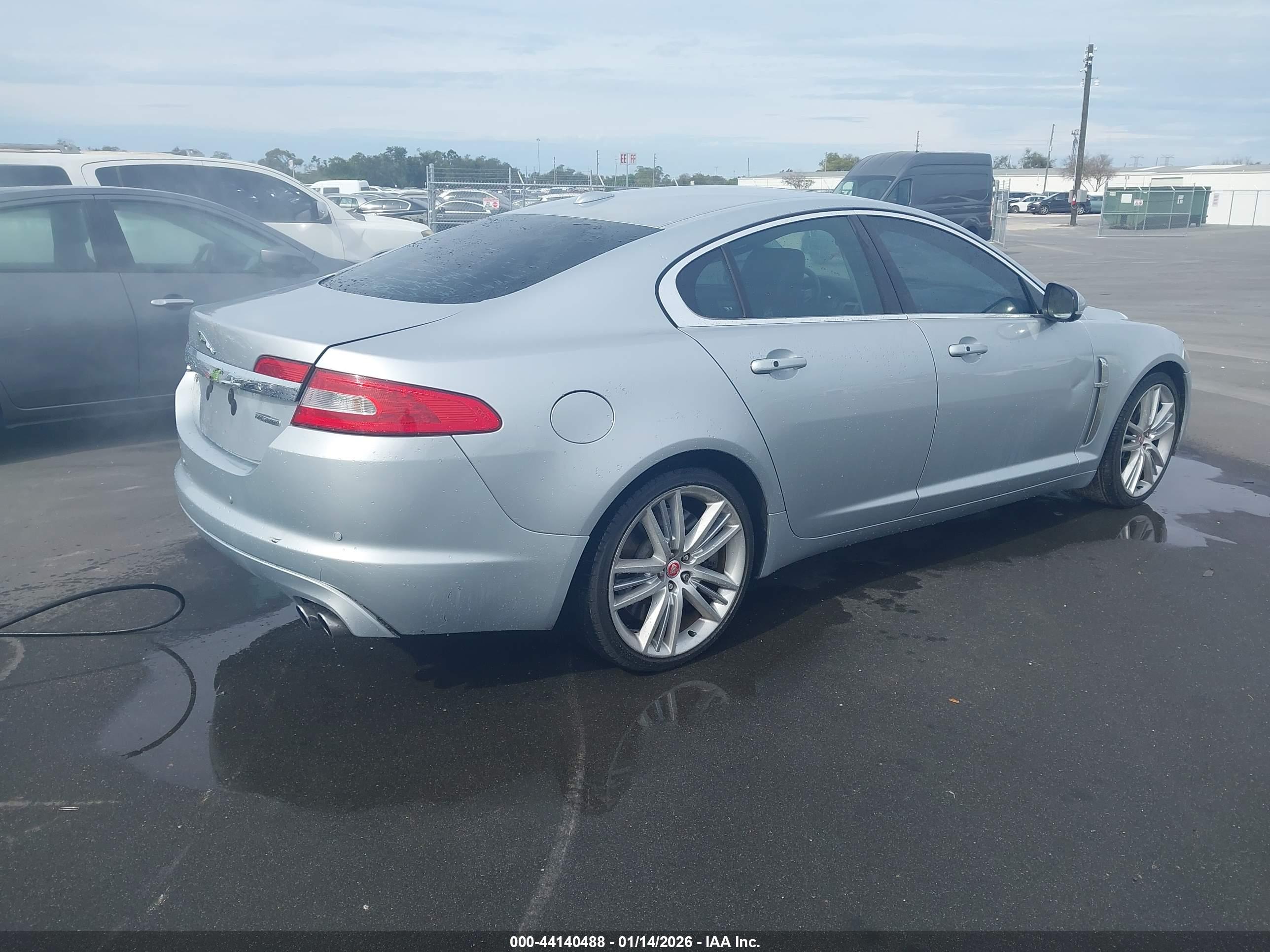 JAGUAR XF image 4