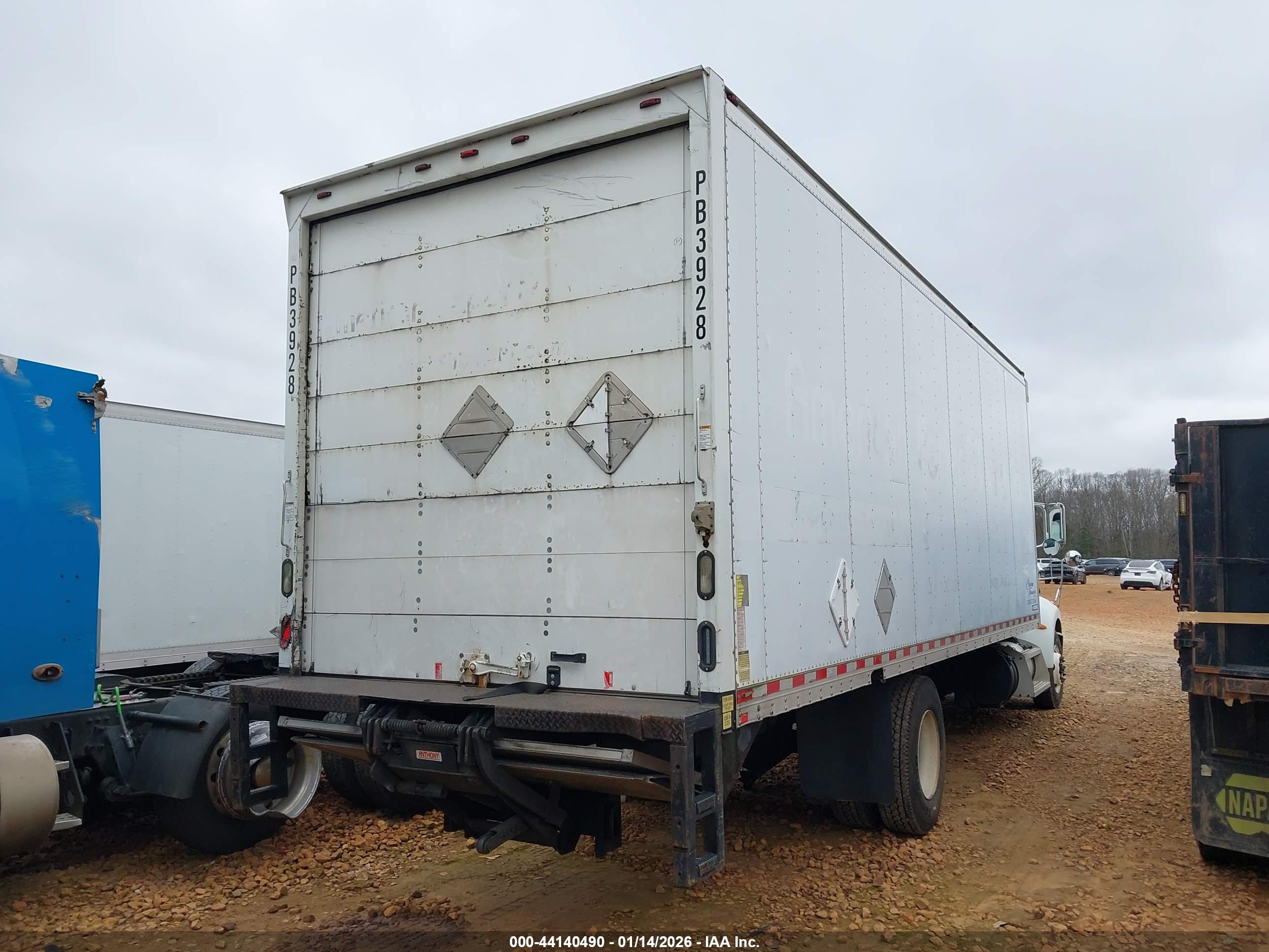 PETERBILT 337 image 4