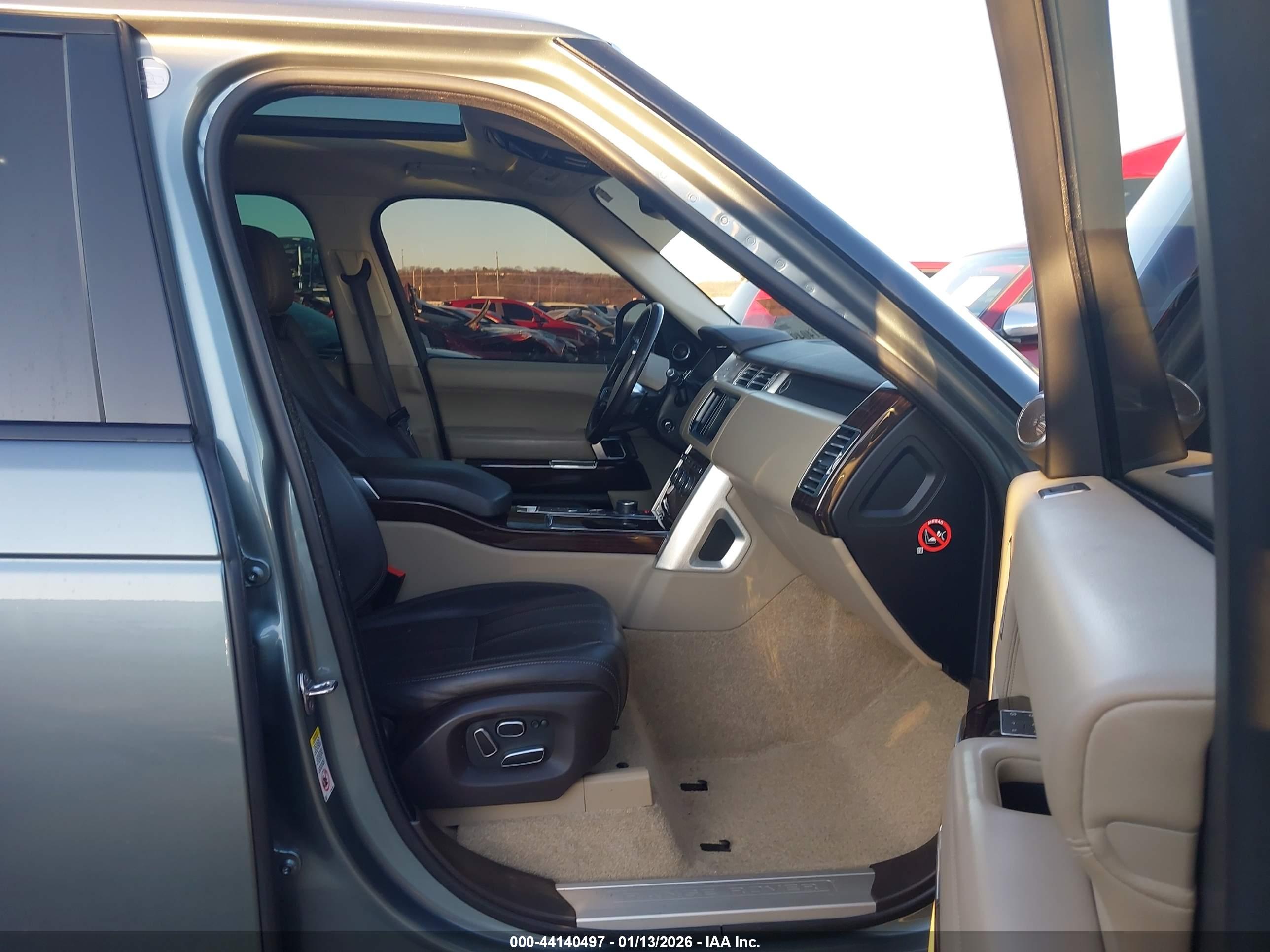 LAND ROVER image 5