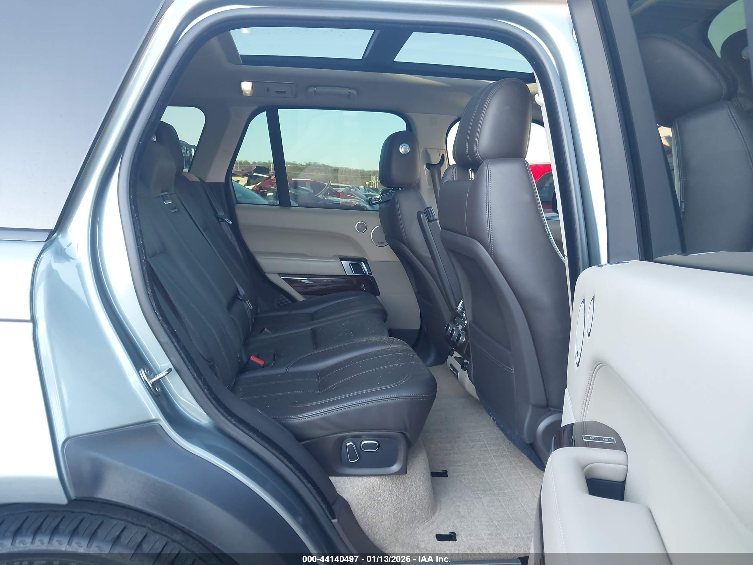 LAND ROVER image 8