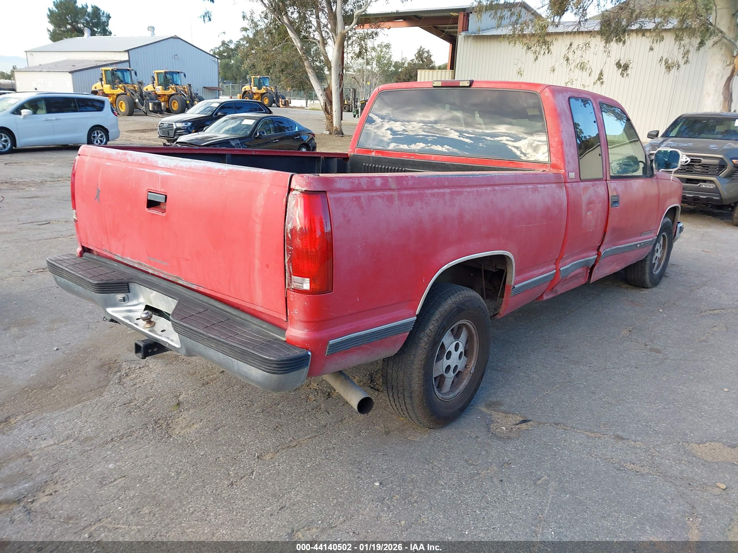 CHEVROLET GMT-400 image 4