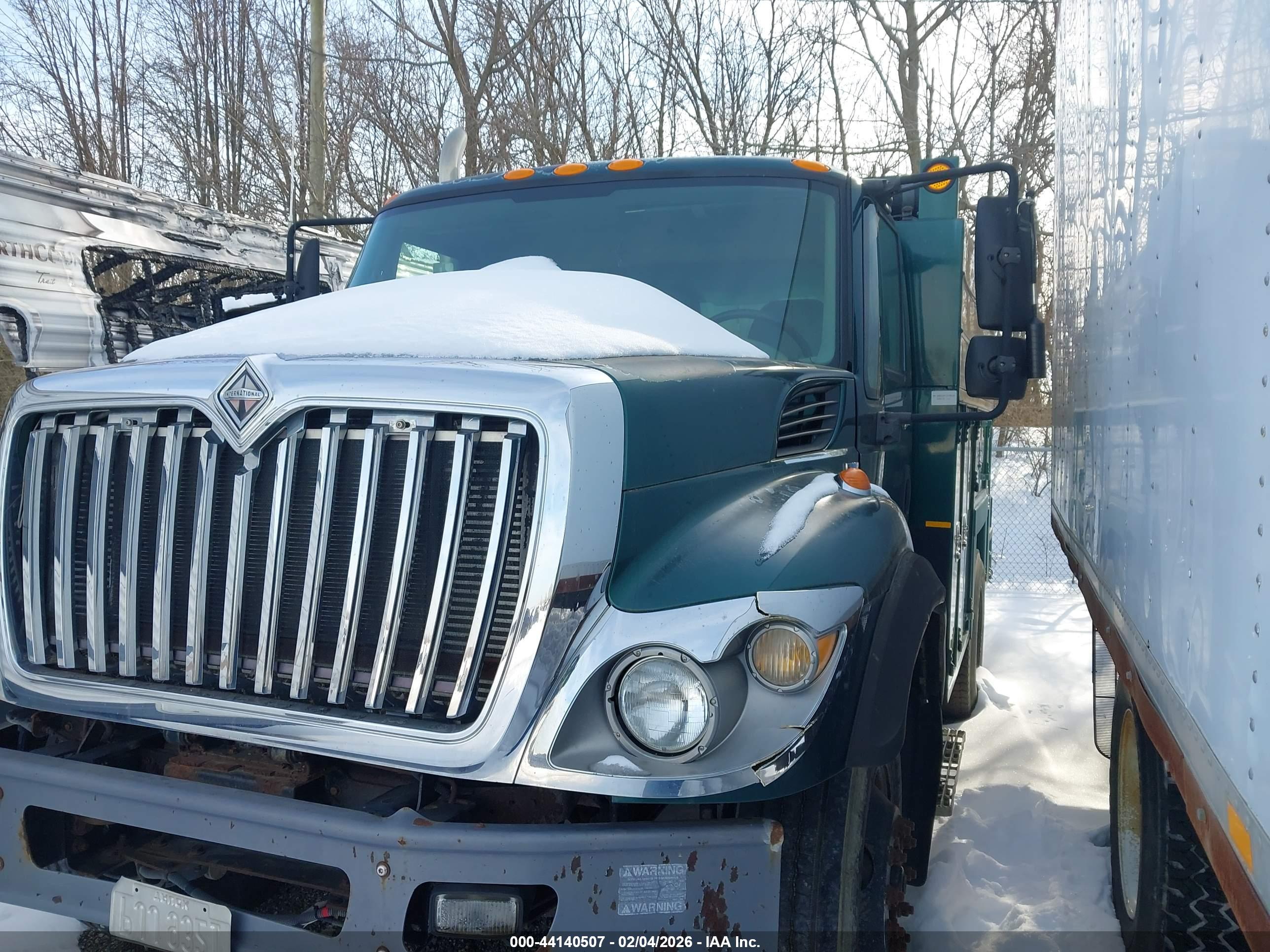 INTERNATIONAL 7000 image 2