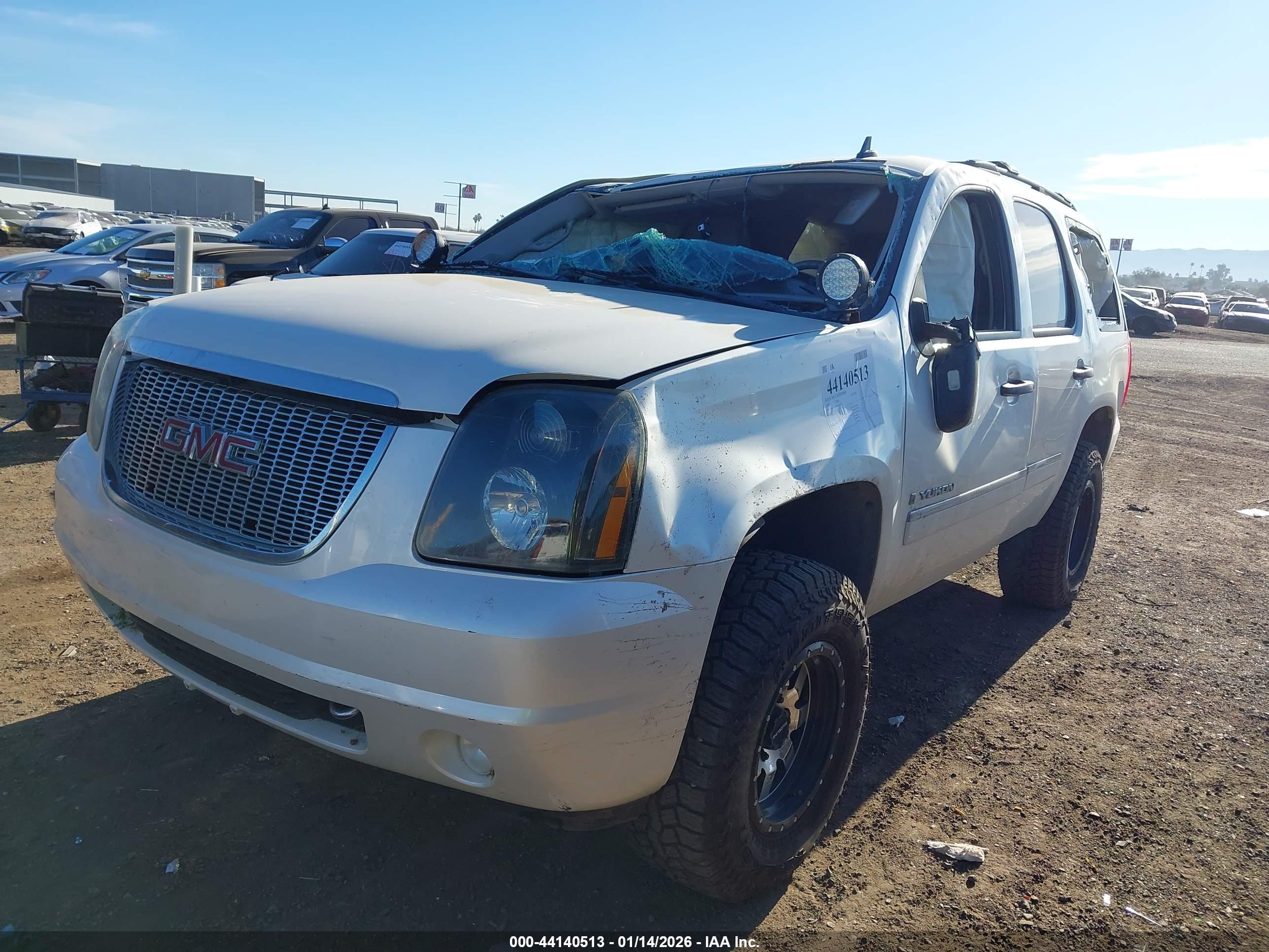 GMC YUKON image 2