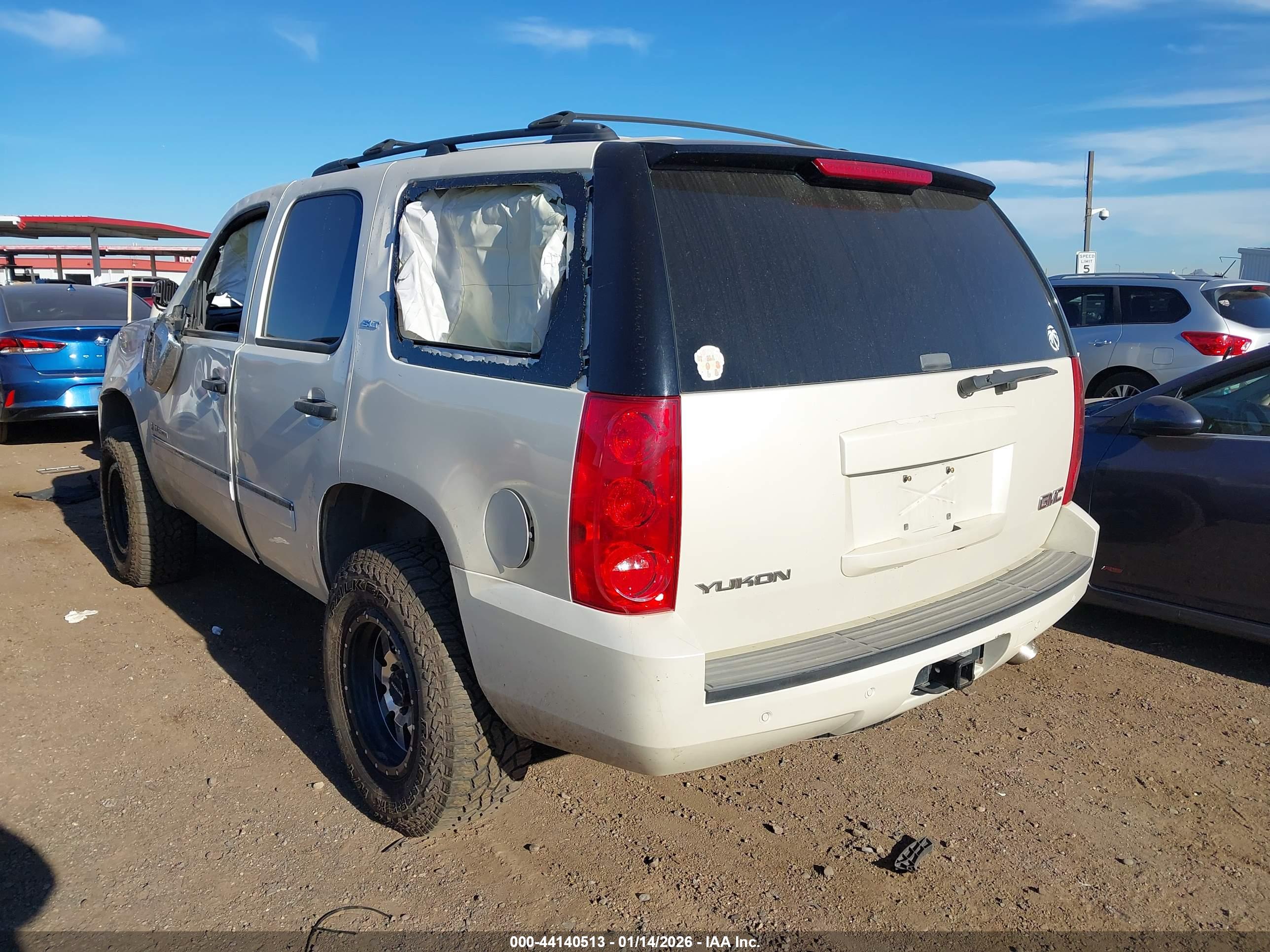 GMC YUKON image 3