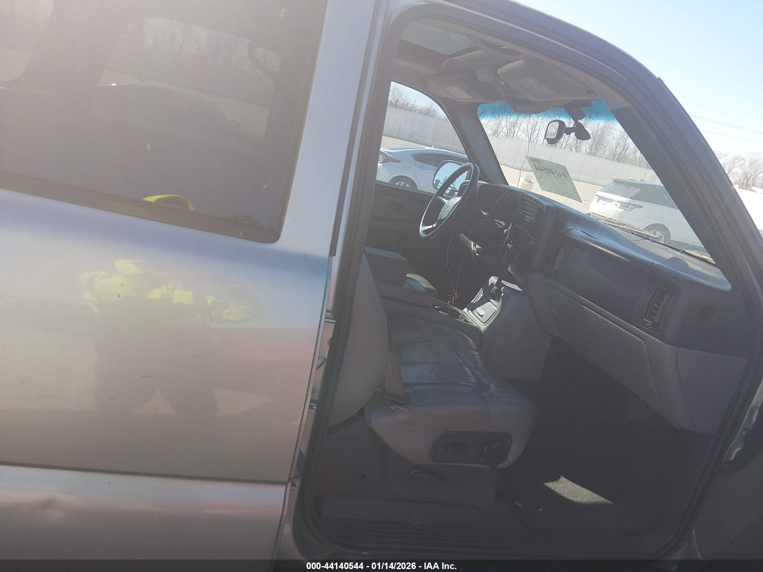 CHEVROLET TAHOE image 5