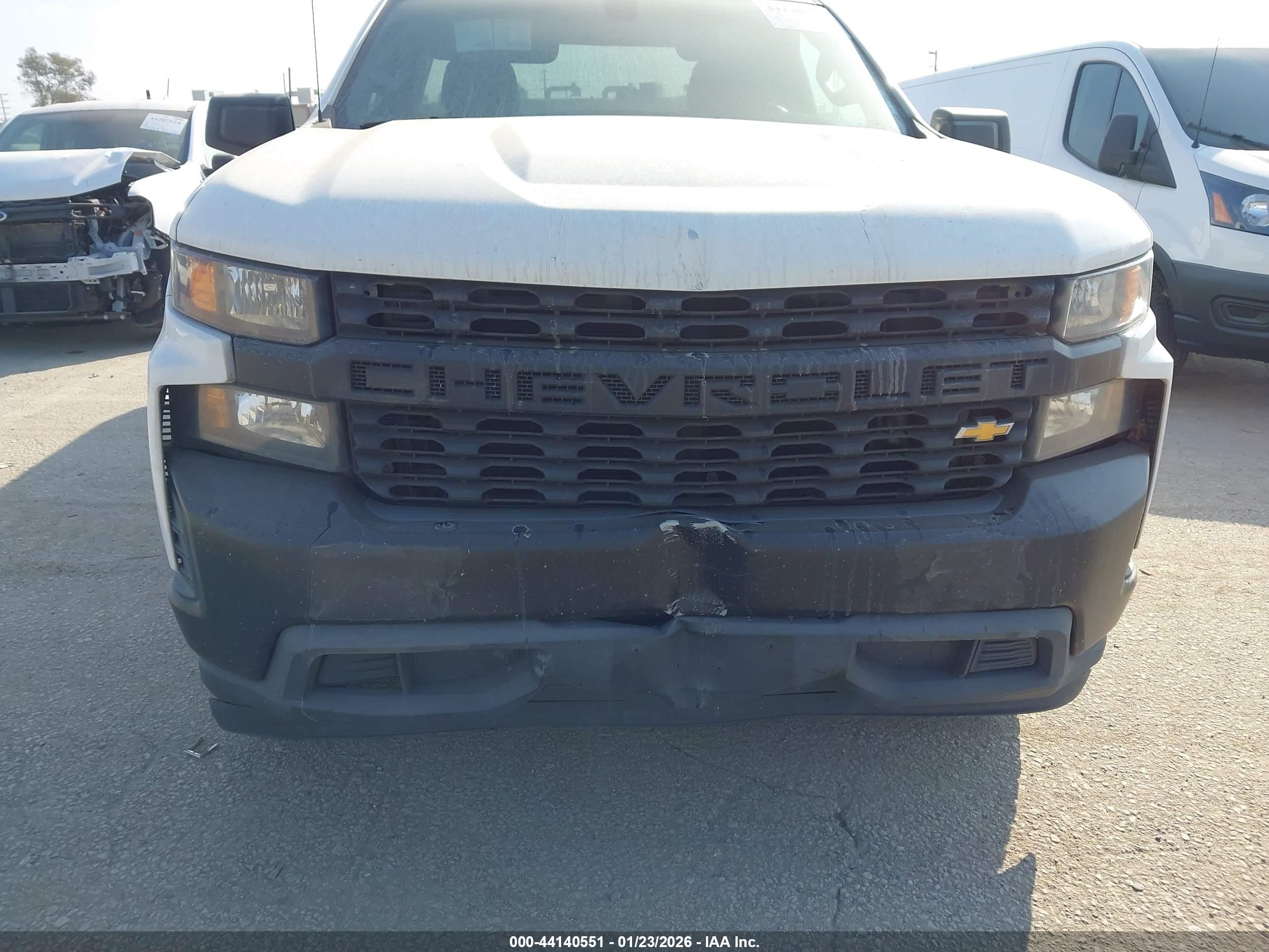 CHEVROLET SILVERADO image 6