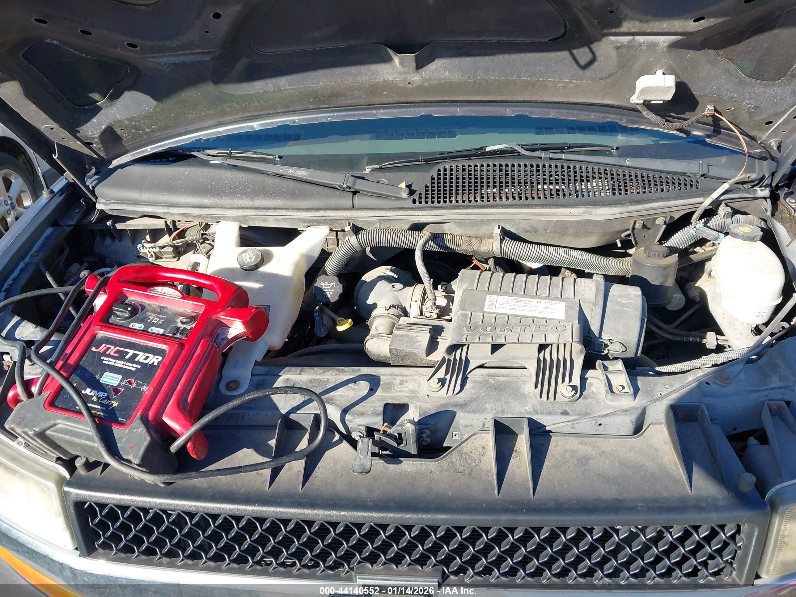 CHEVROLET EXPRESS image 10
