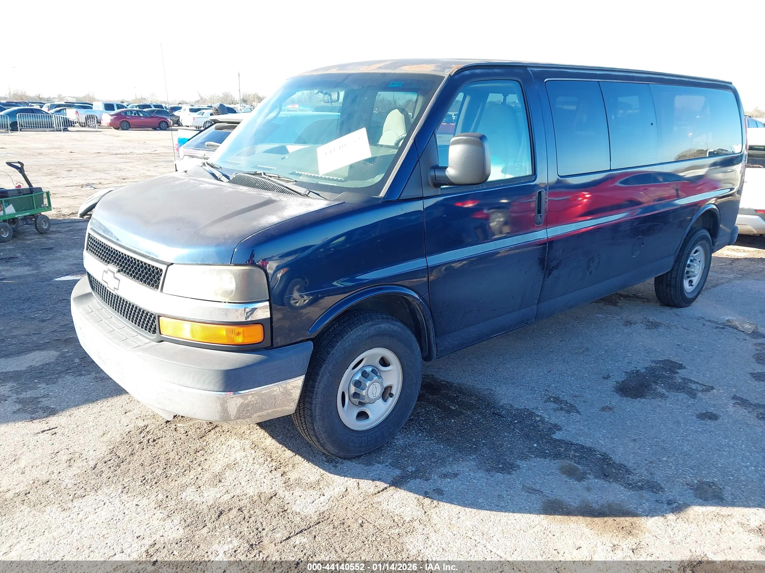 CHEVROLET EXPRESS image 2