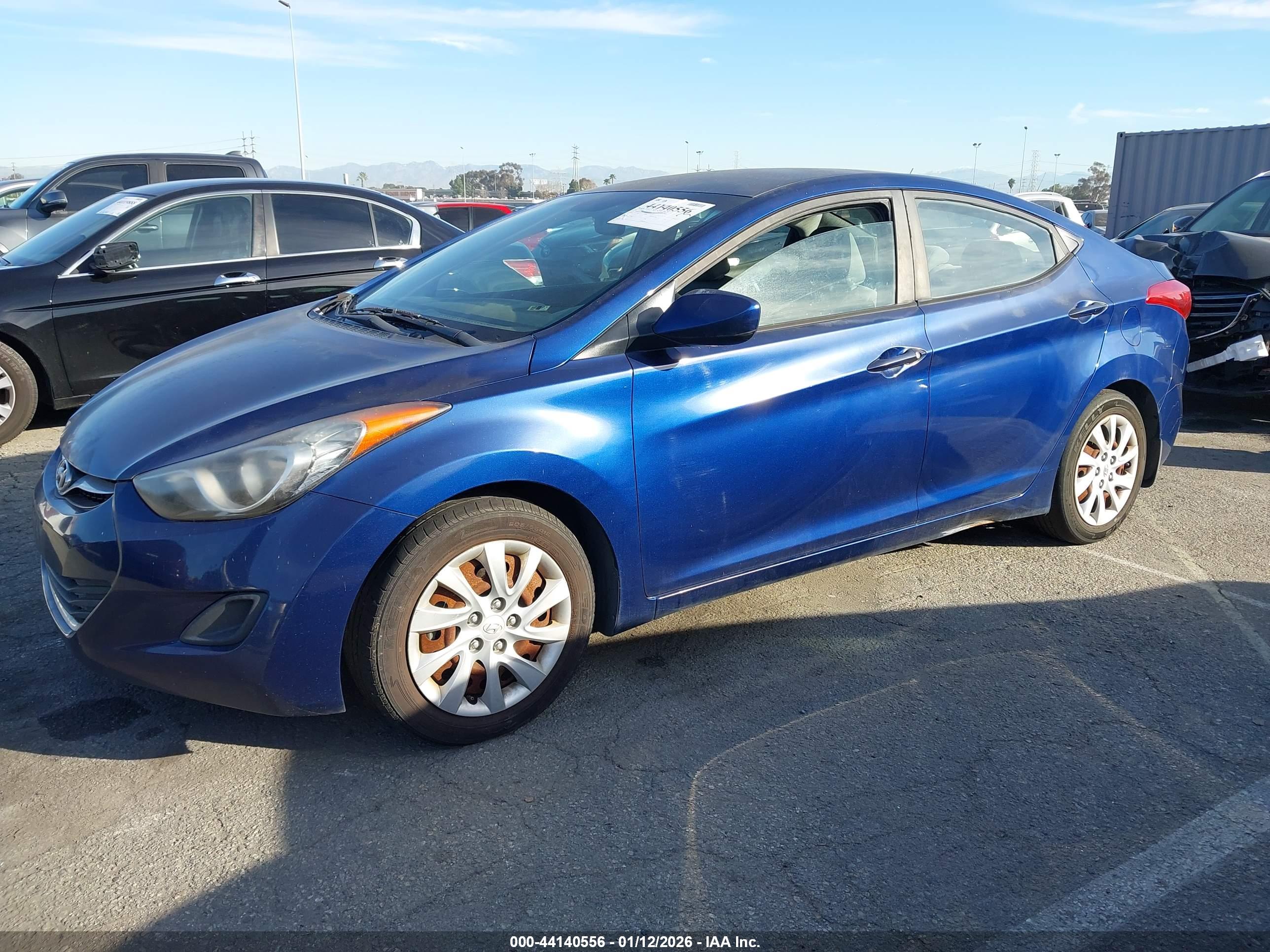 HYUNDAI ELANTRA image 2
