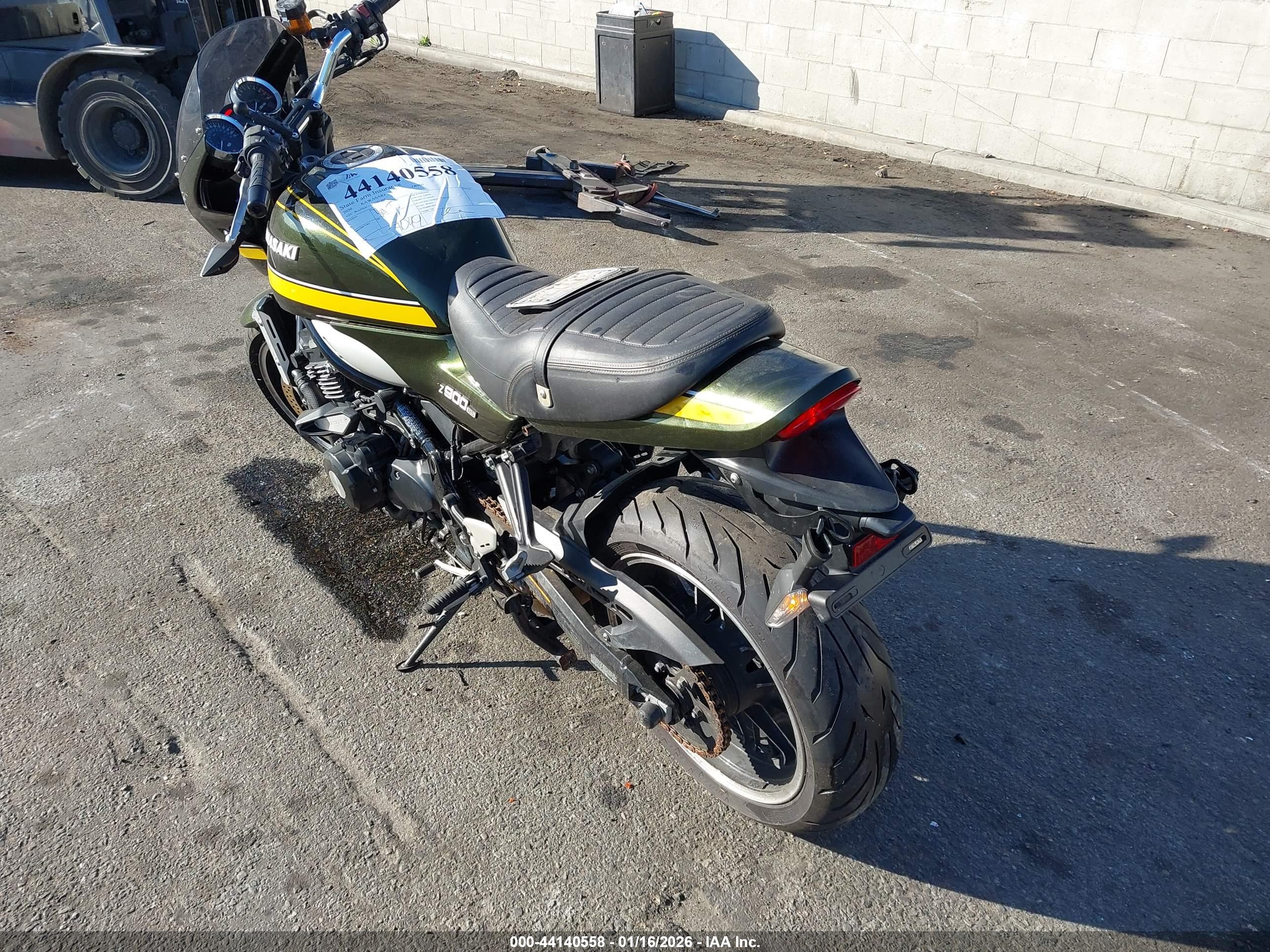 KAWASAKI ZR900 image 3