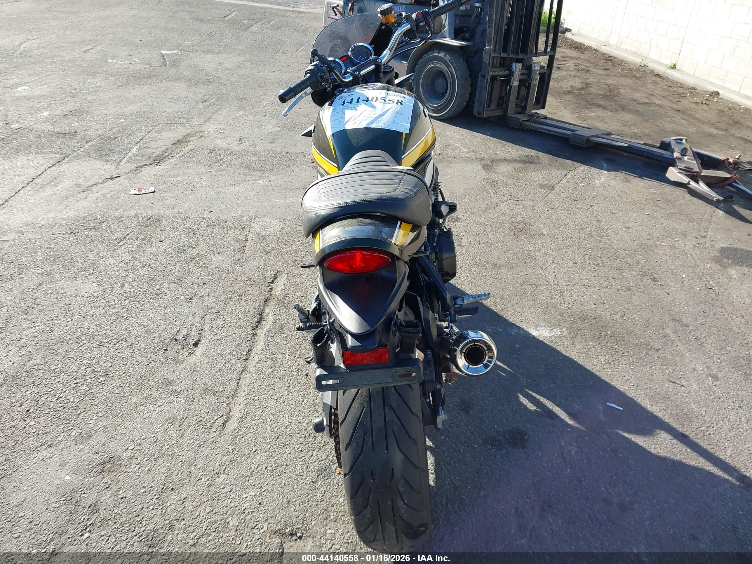 KAWASAKI ZR900 image 6