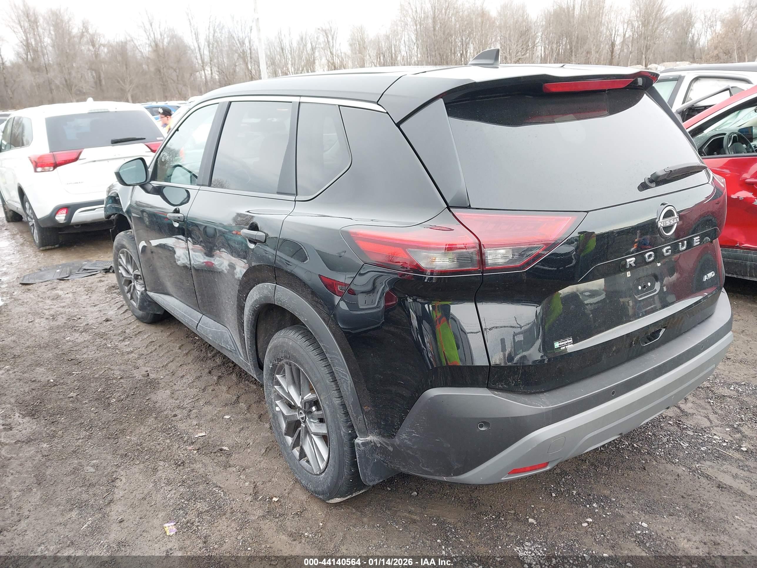 NISSAN ROGUE image 3