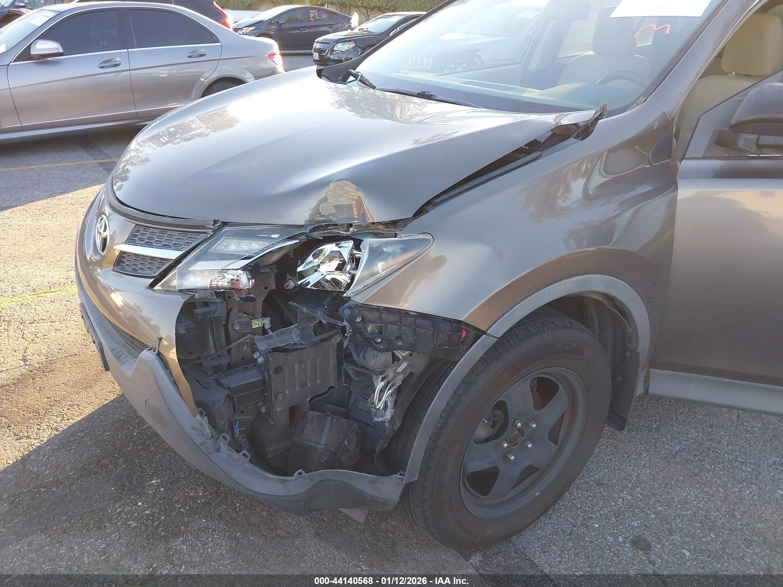 TOYOTA RAV4 image 6