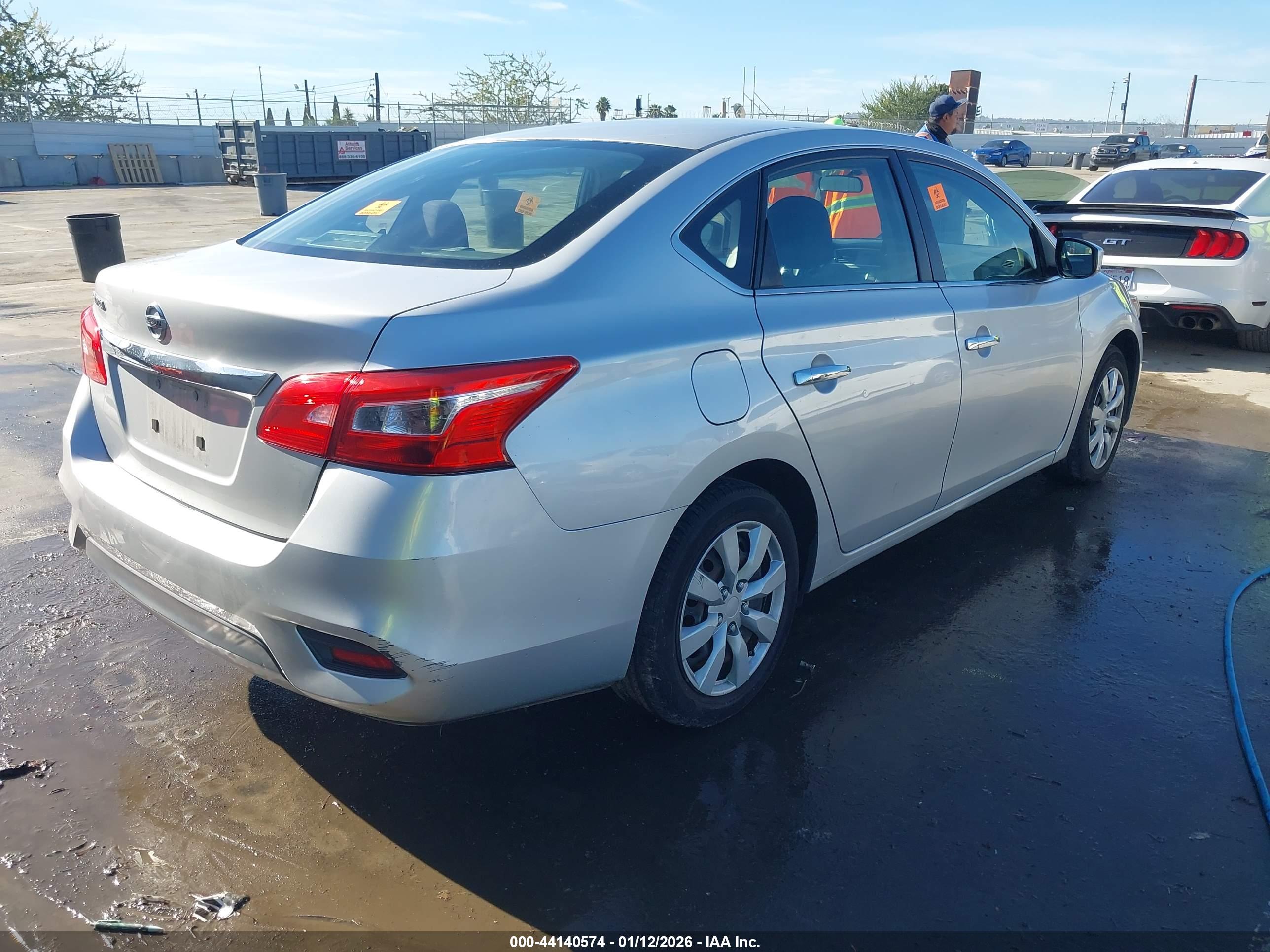 NISSAN SENTRA image 4