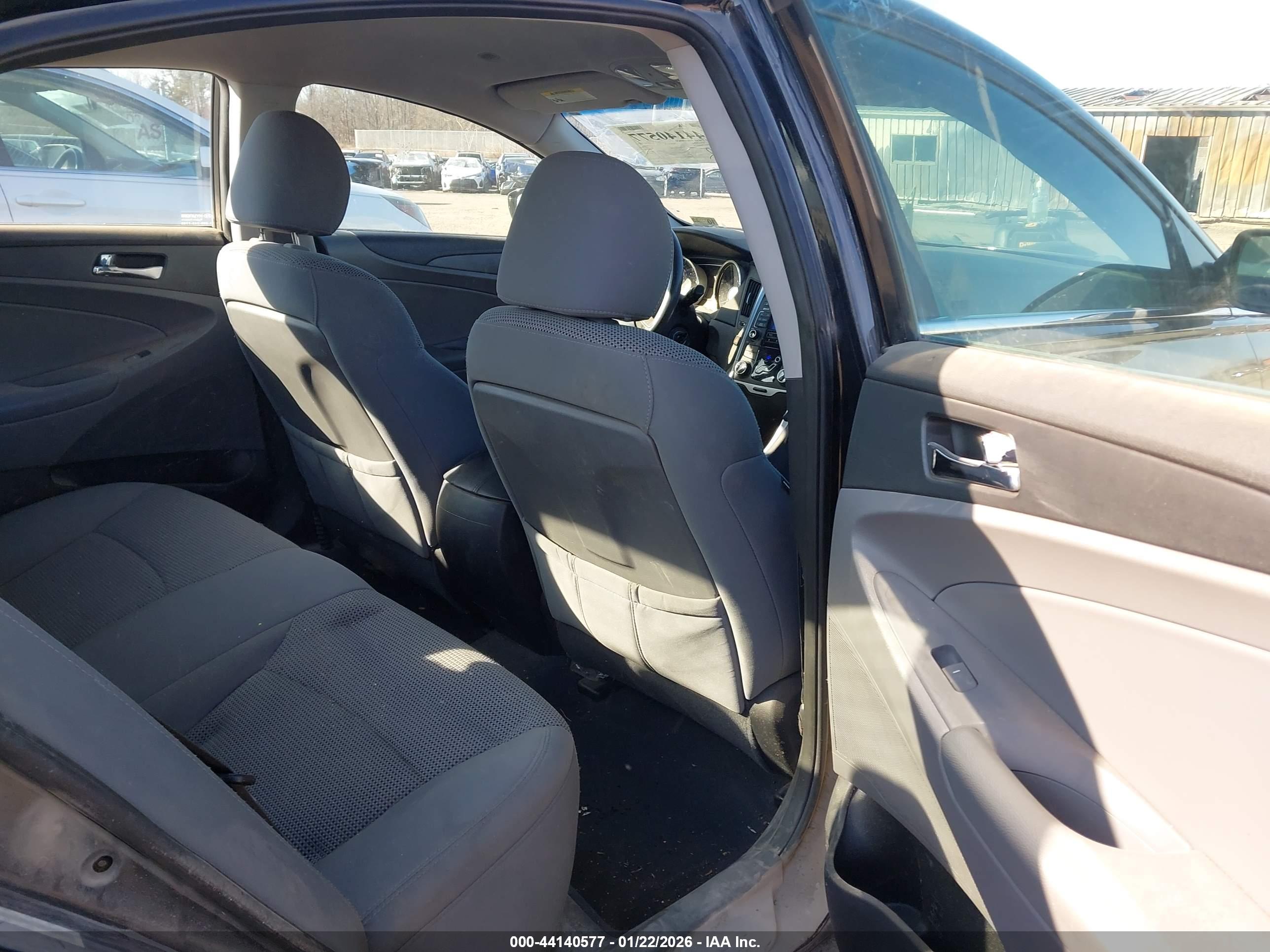 HYUNDAI SONATA image 8