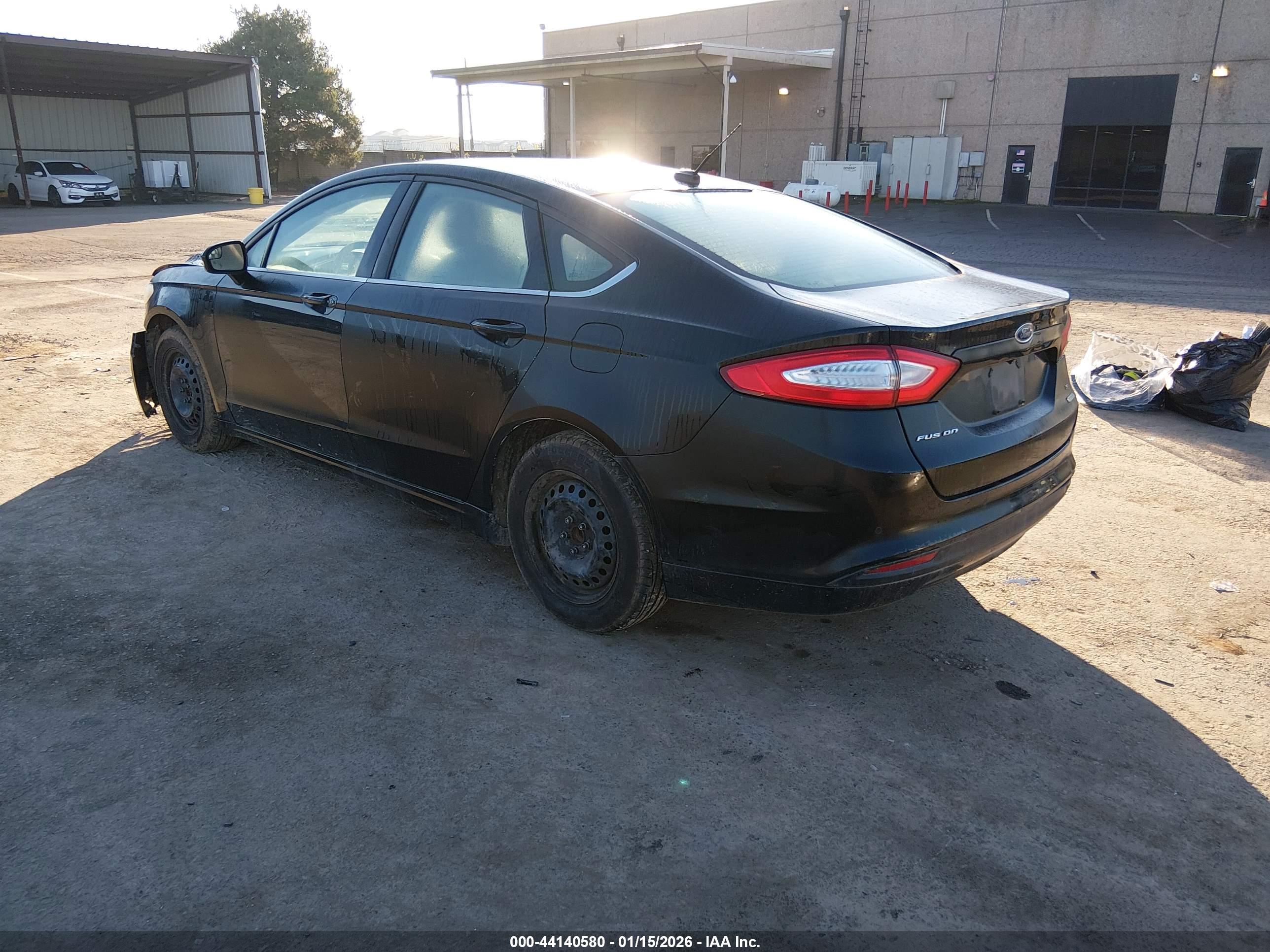 FORD FUSION image 3