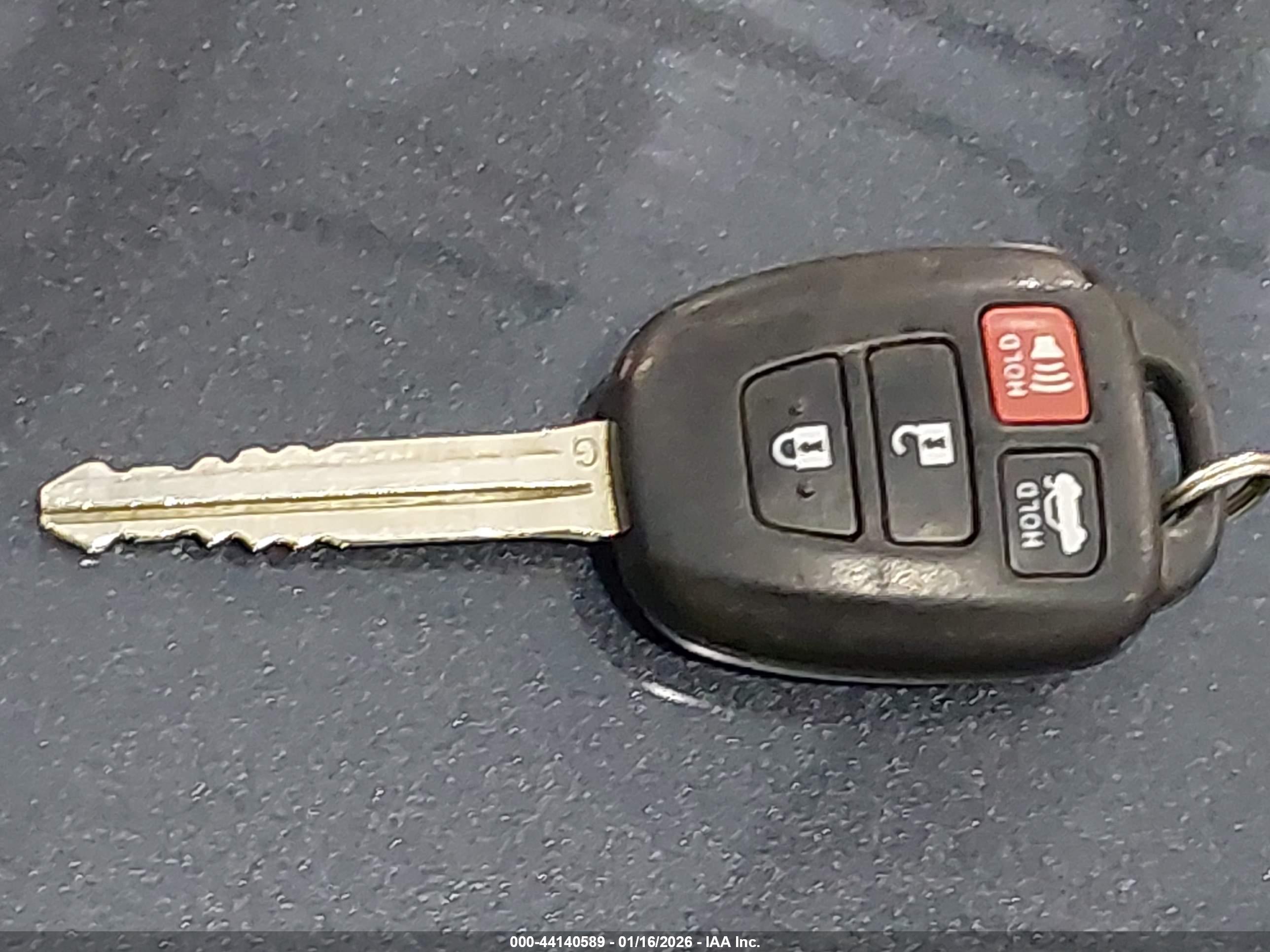 TOYOTA CAMRY image 11