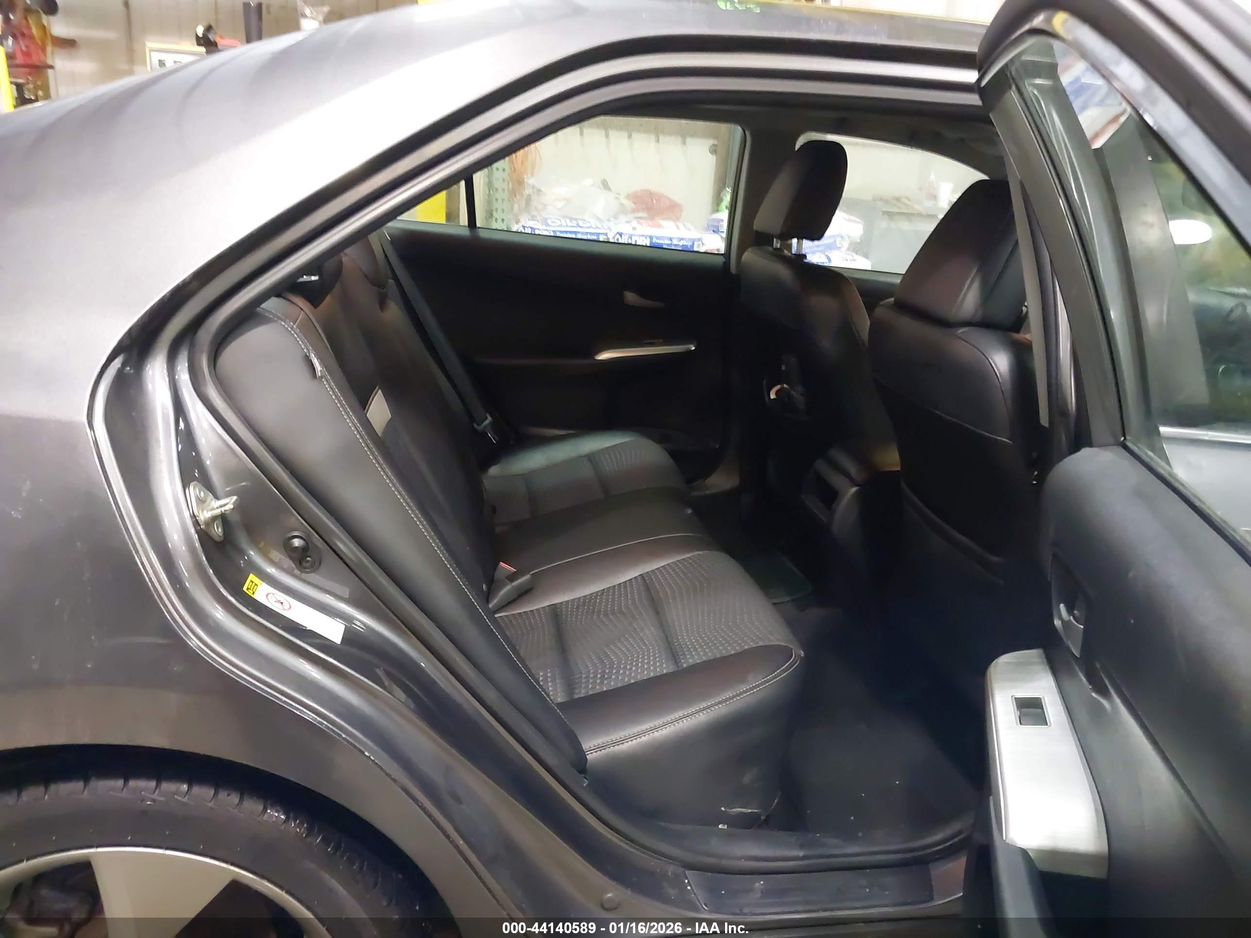 TOYOTA CAMRY image 8