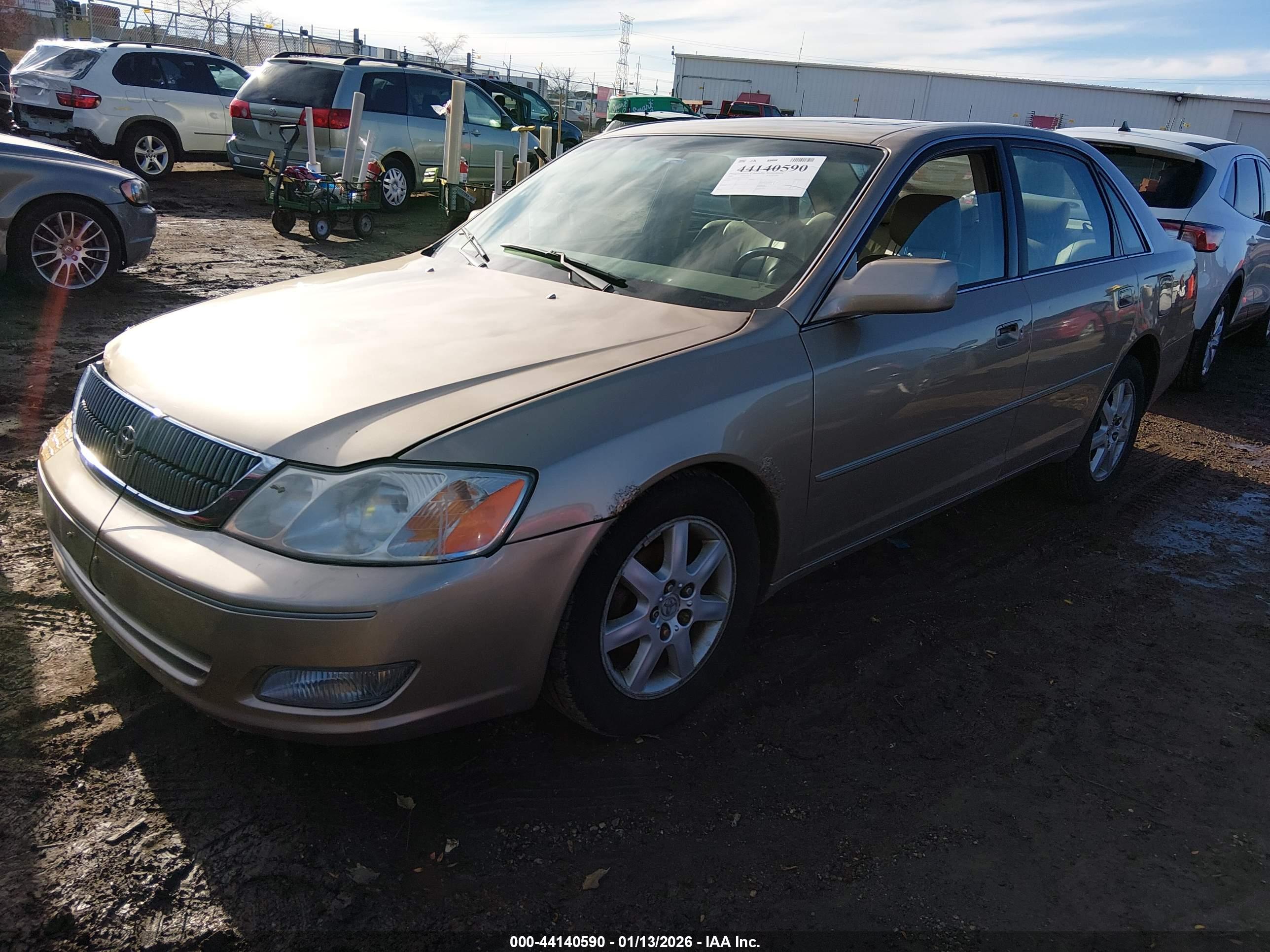 TOYOTA AVALON image 2