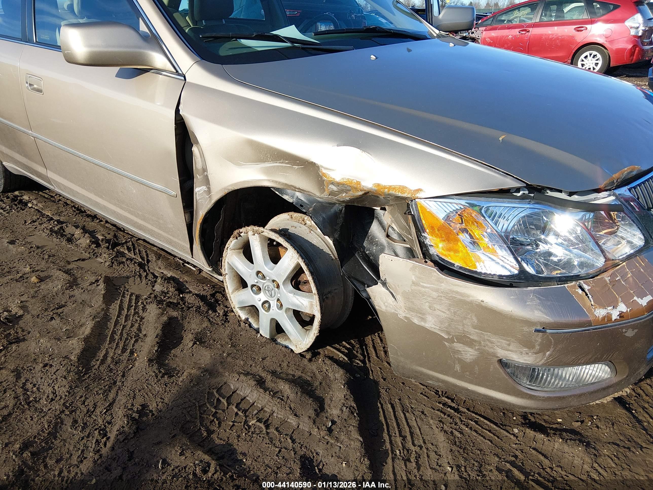 TOYOTA AVALON image 6