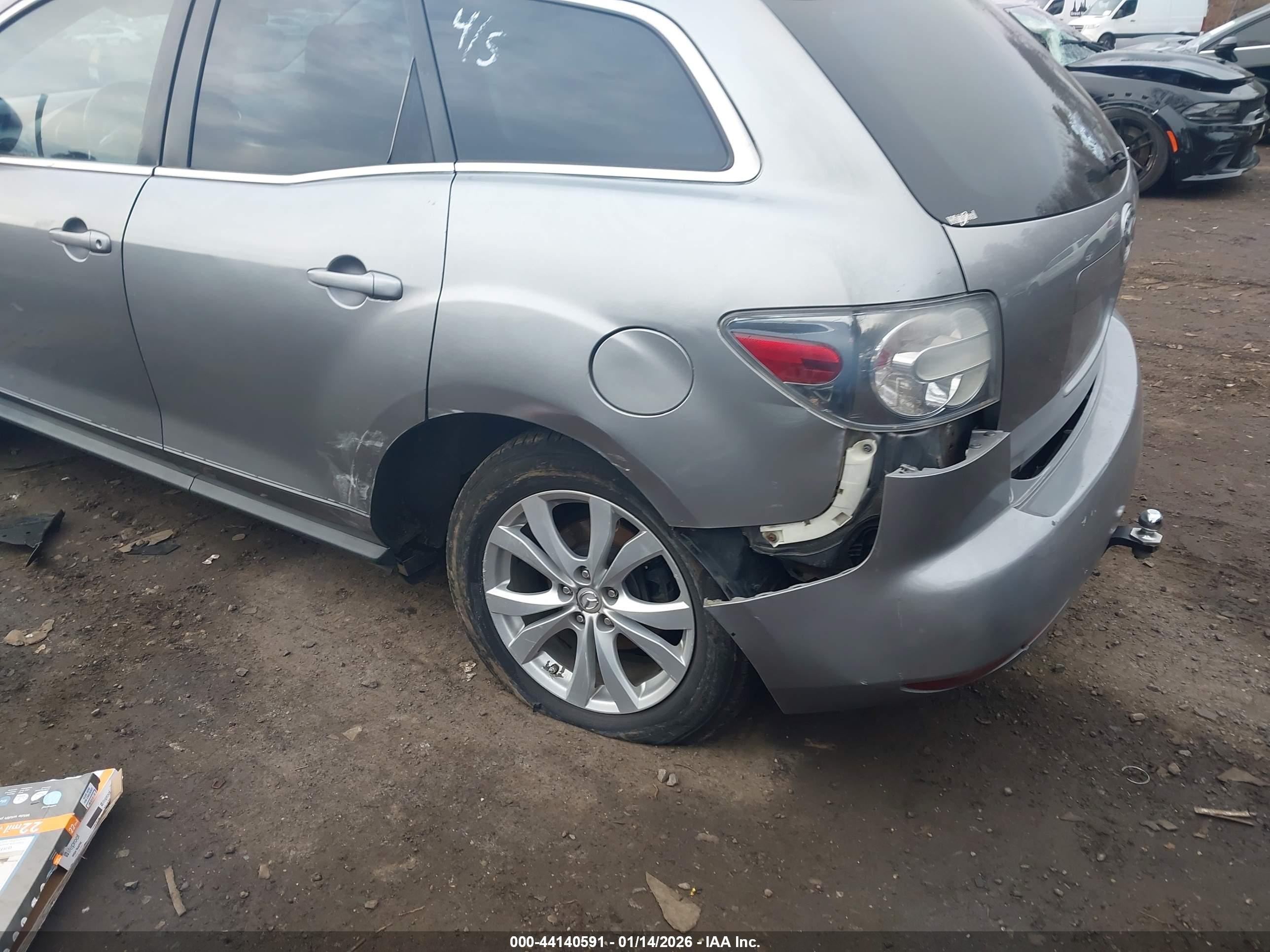 MAZDA CX-7 image 6